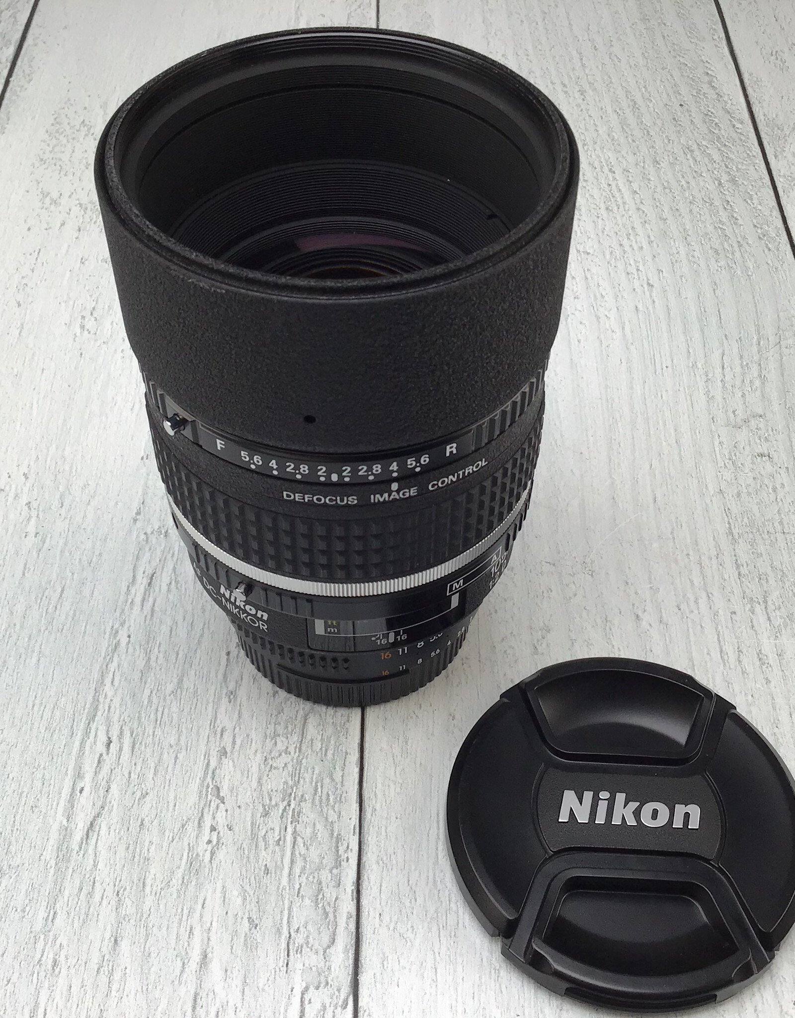 NIKON Nikon AF DC-Nikkor 105mm f2.8 D Defocus Image Control Lens Used Good