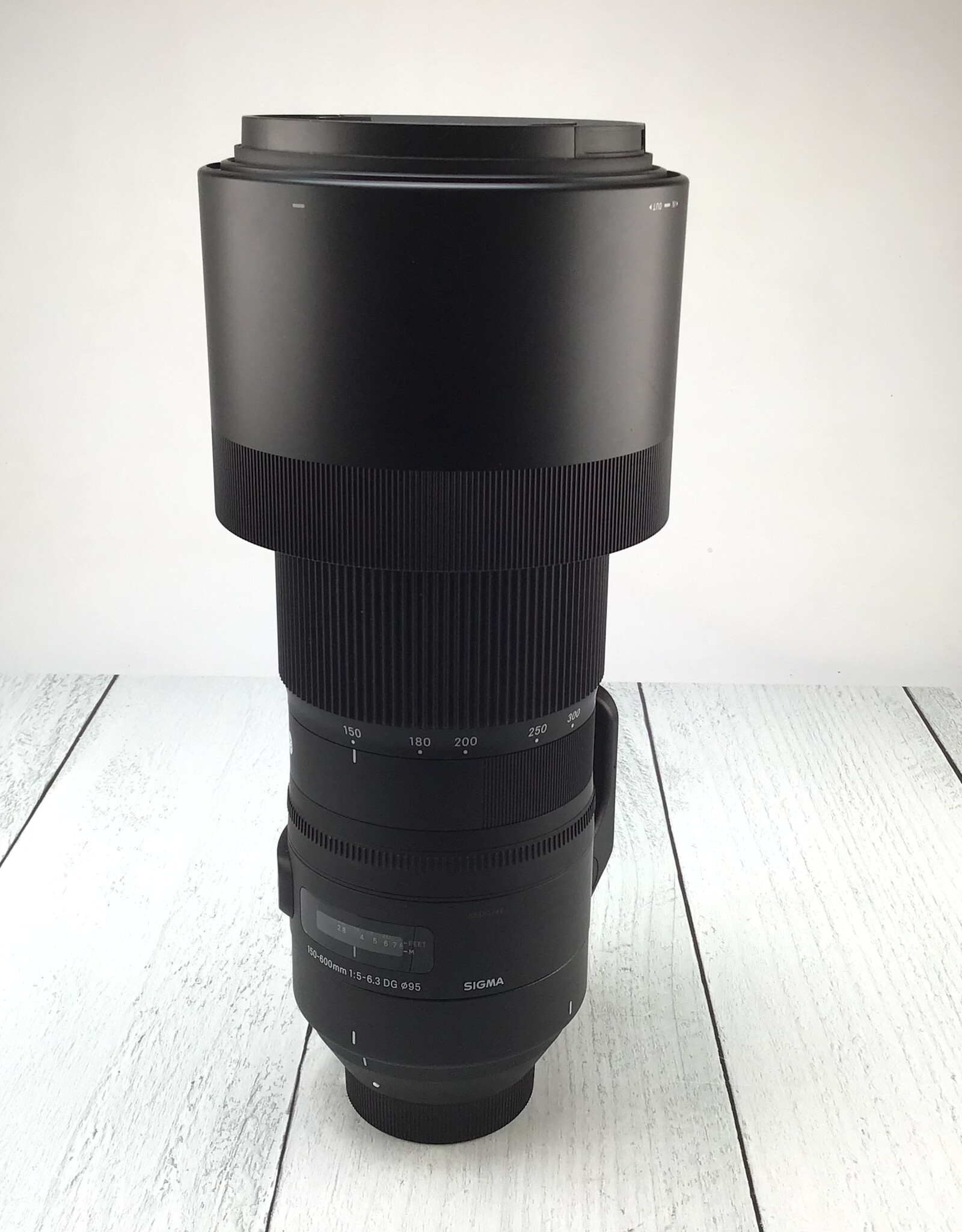NIKON Sigma 150-600mm f5-6.3 DG Lens for Nikon Used Good