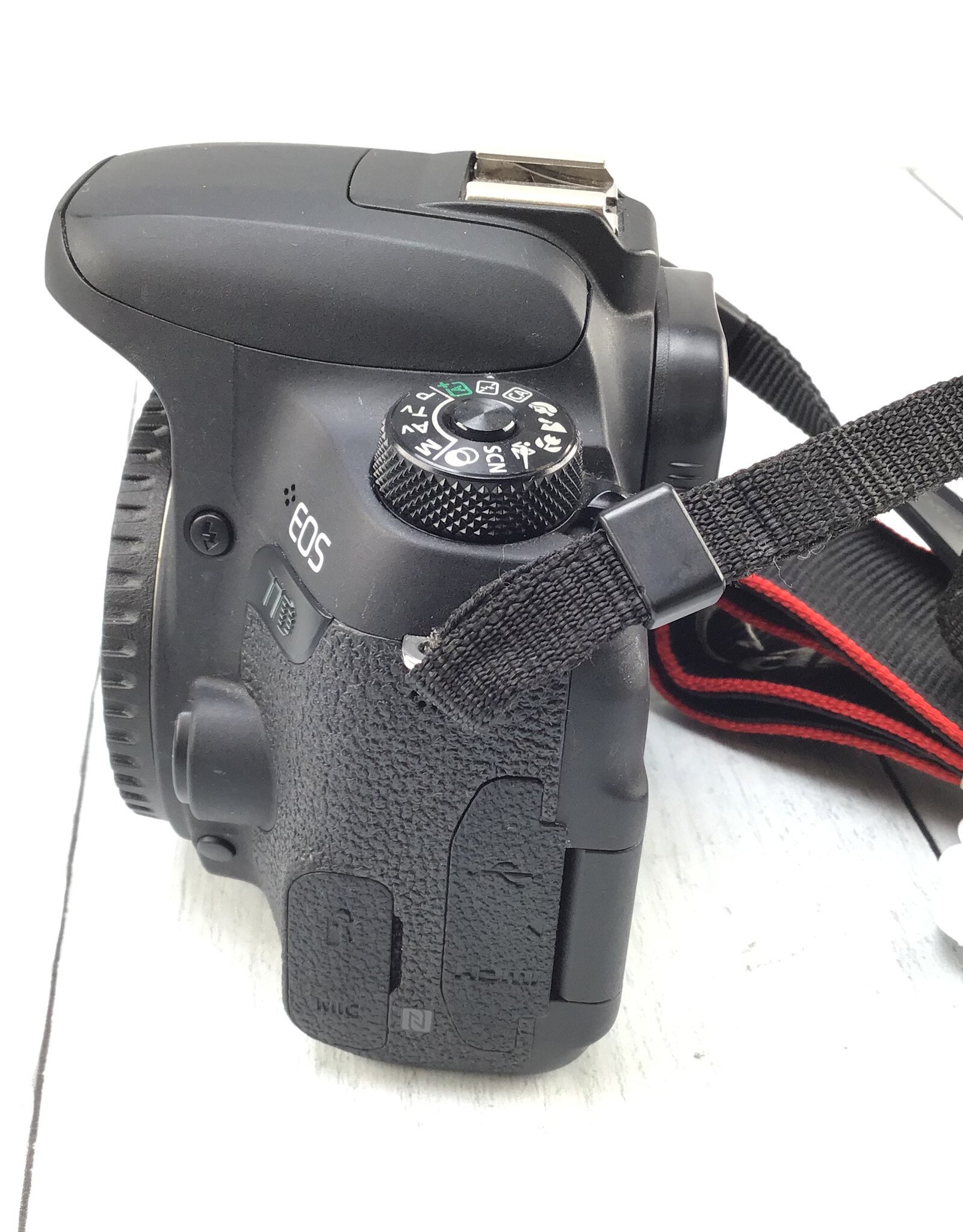 CANON Canon EOS 77D Camera Body Used Good