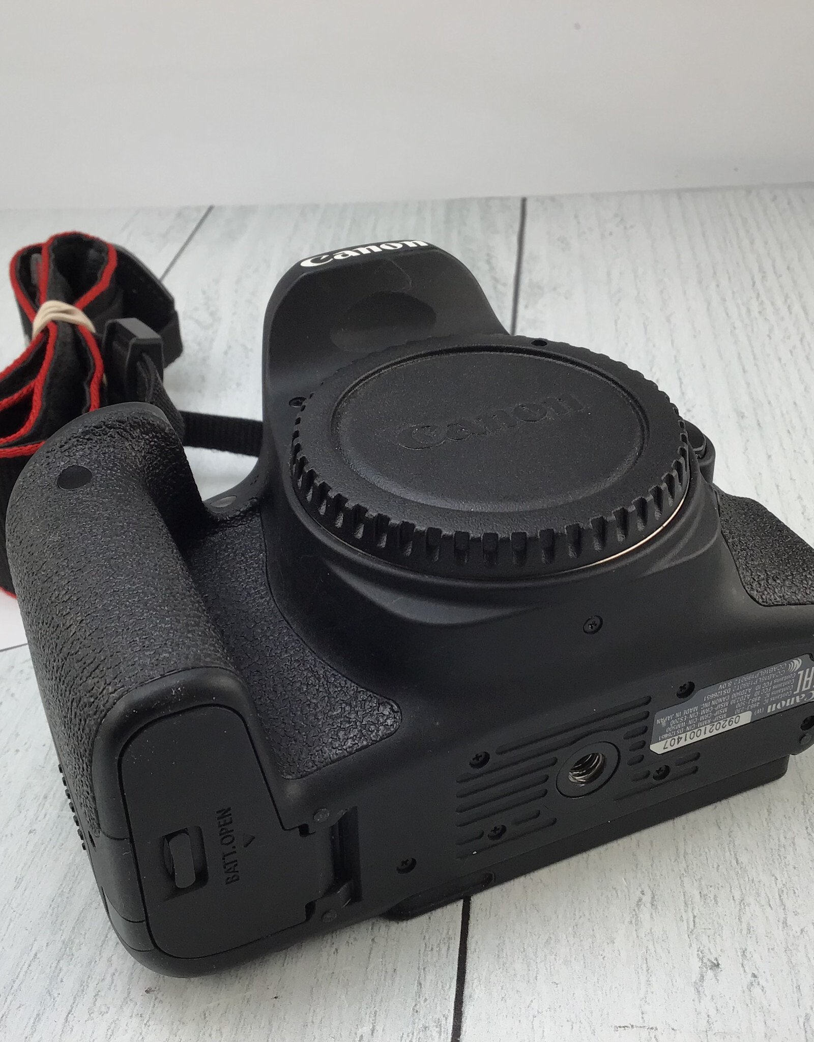 CANON Canon EOS 77D Camera Body Used Good