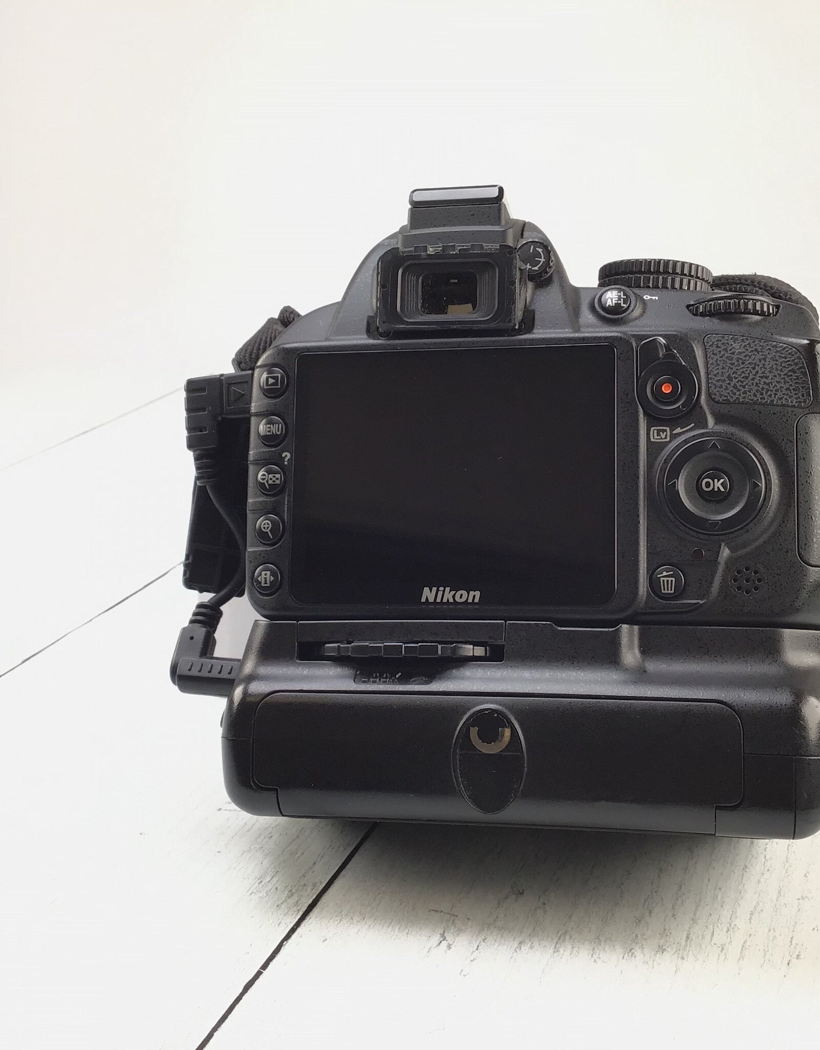 NIKON Nikon D3100 Camera w/ 18-55mm, Digipower Grip Used Fair