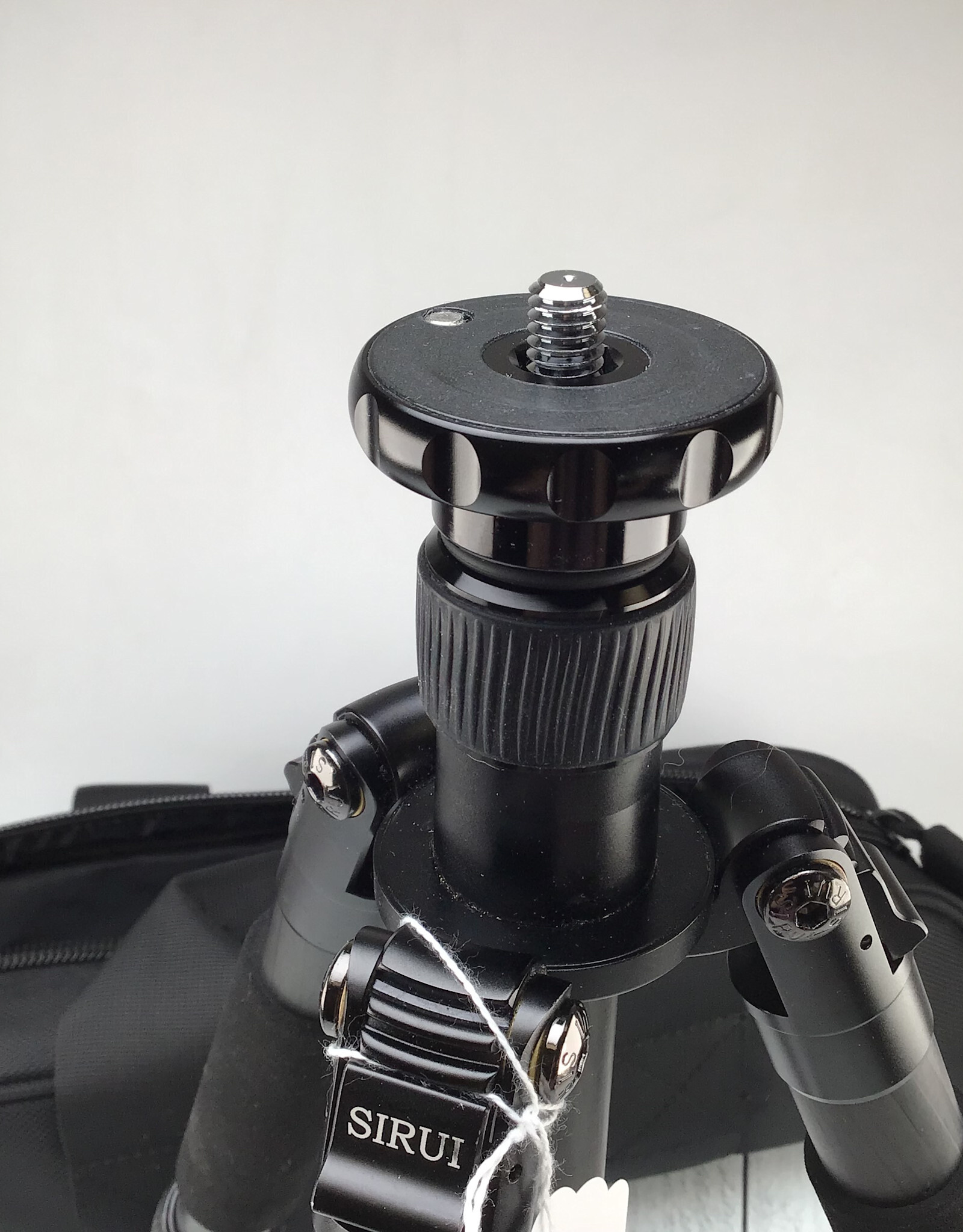 Sirui T-1205X Carbon Fiber Tripod Used Good