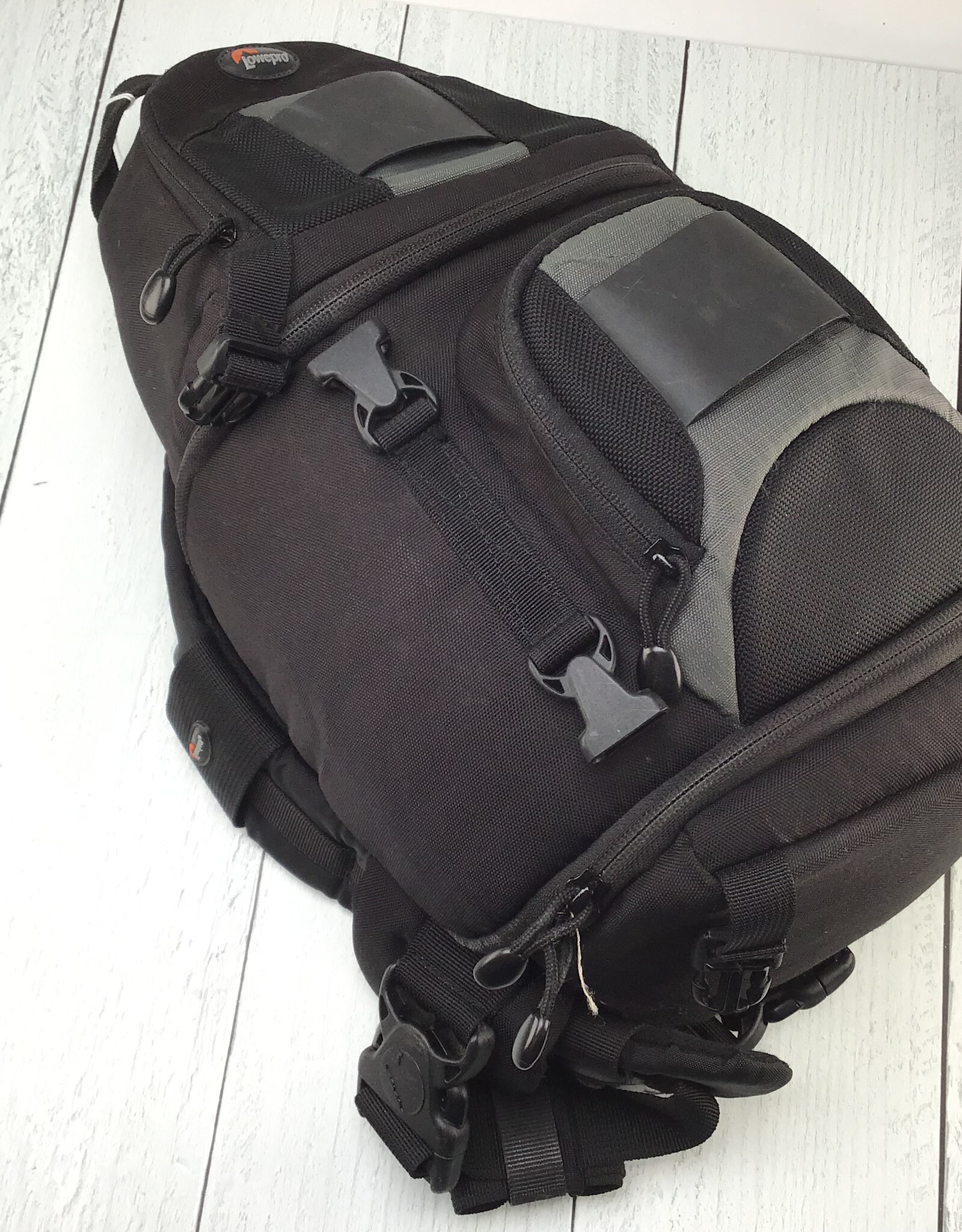 LOWEPRO Lowepro Slingshot 100AW Camera Bag Used Good