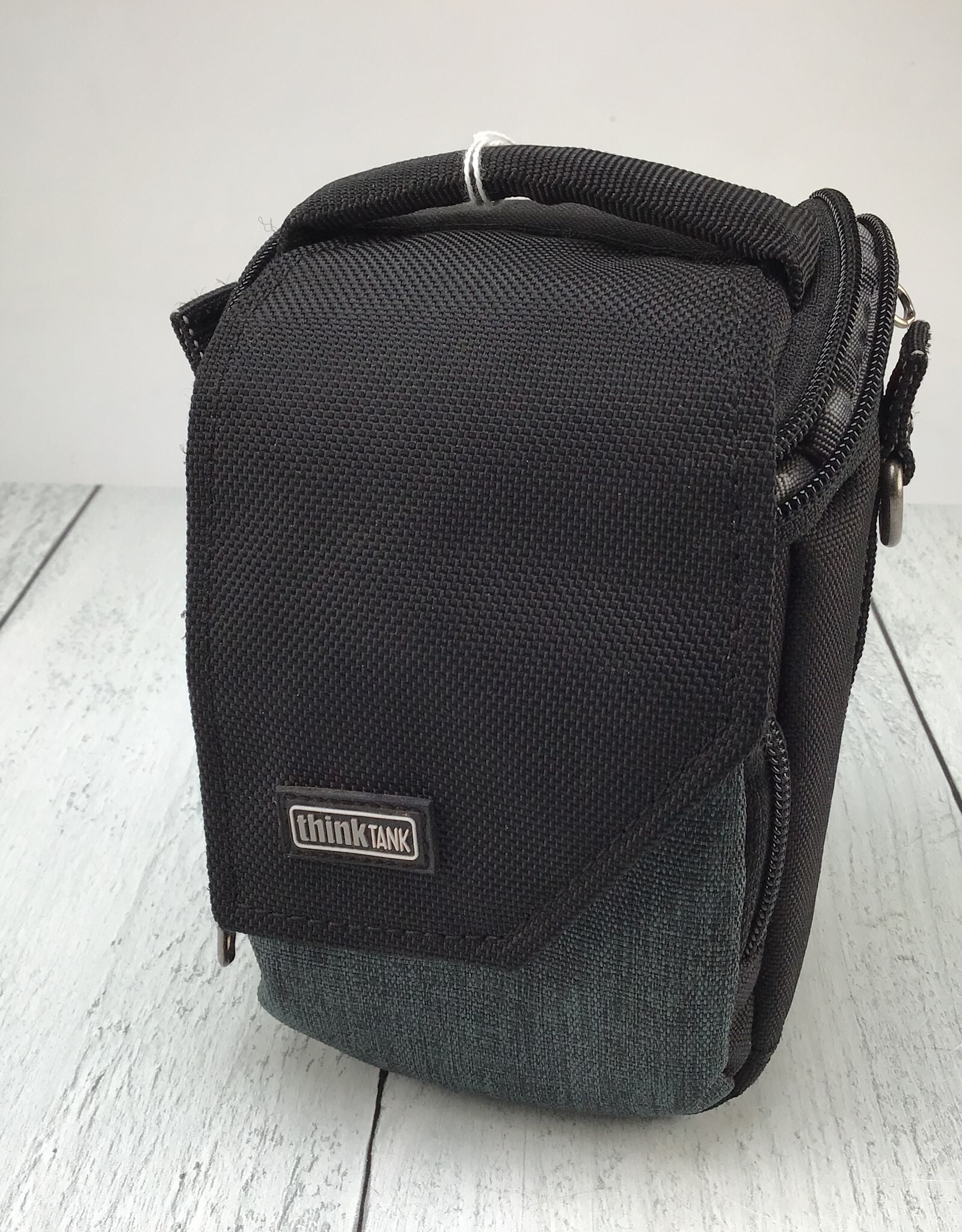 THINK TANK Think Tank Mirrorless Mover 5 Case Used Good