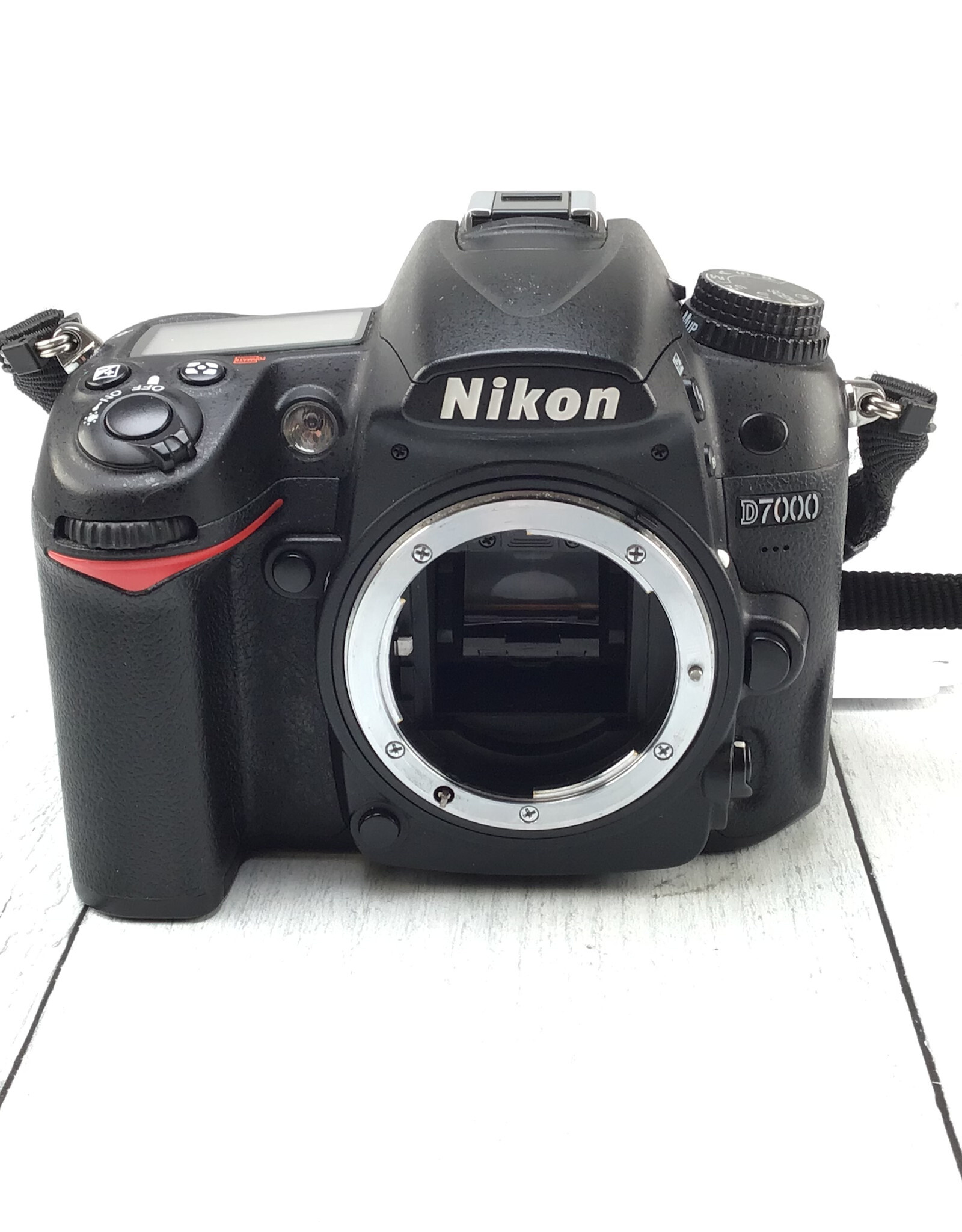 NIKON Nikon D7000 Camera Body No Charger Used Good