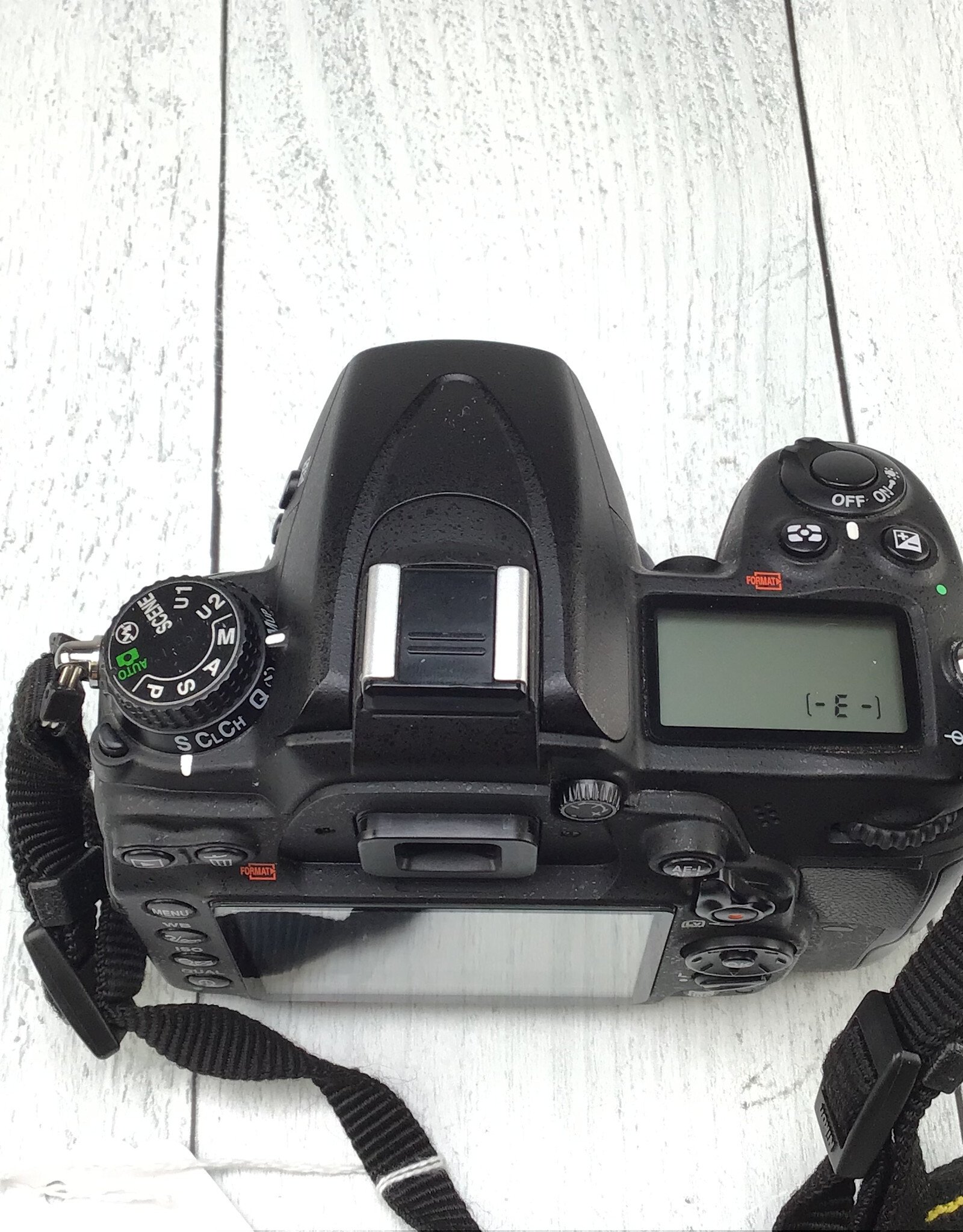 NIKON Nikon D7000 Camera Body No Charger Used Good