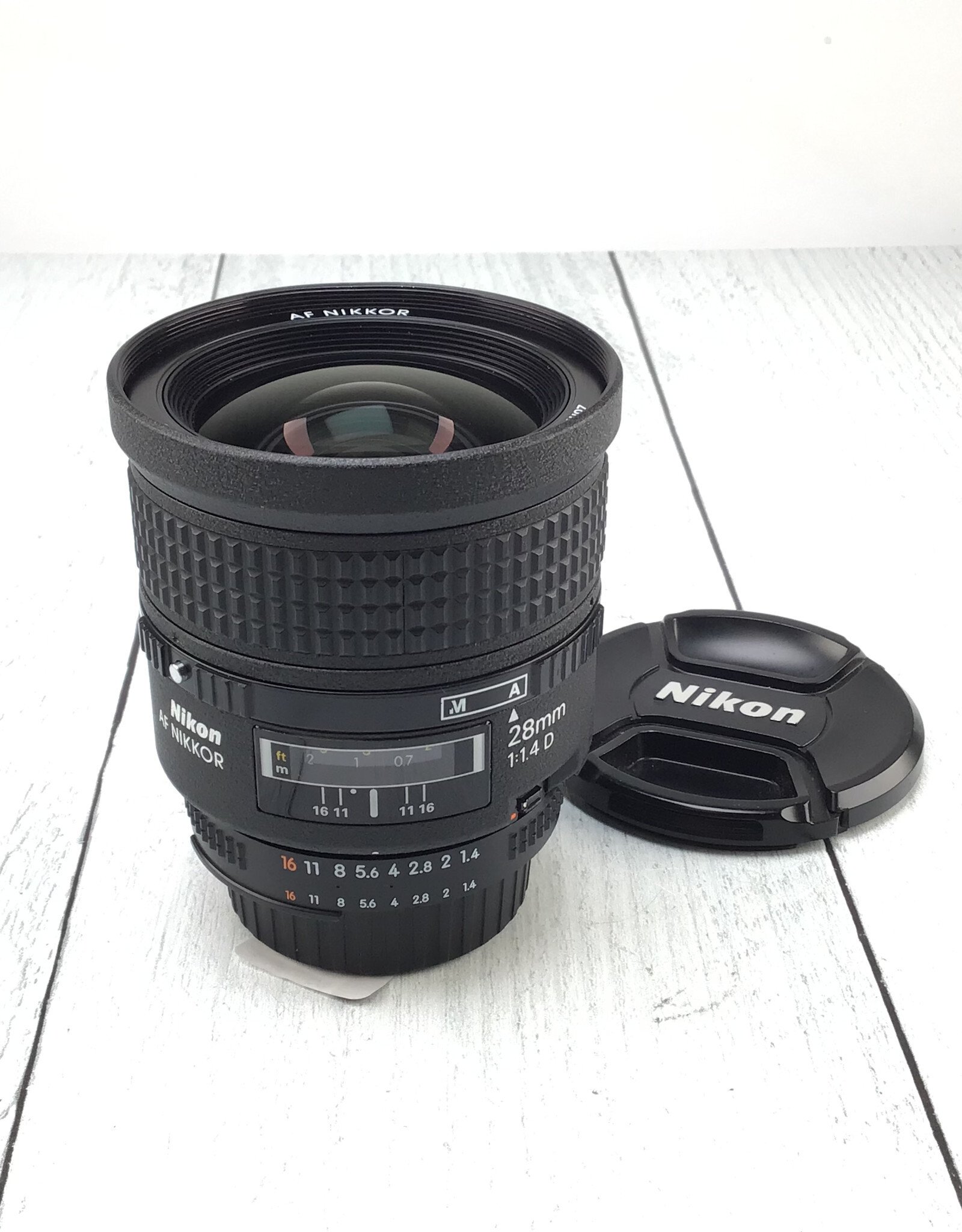 NIKON Nikon AF Nikkor 28mm f1.4 D Lens Scratch Rear Element Used BGN