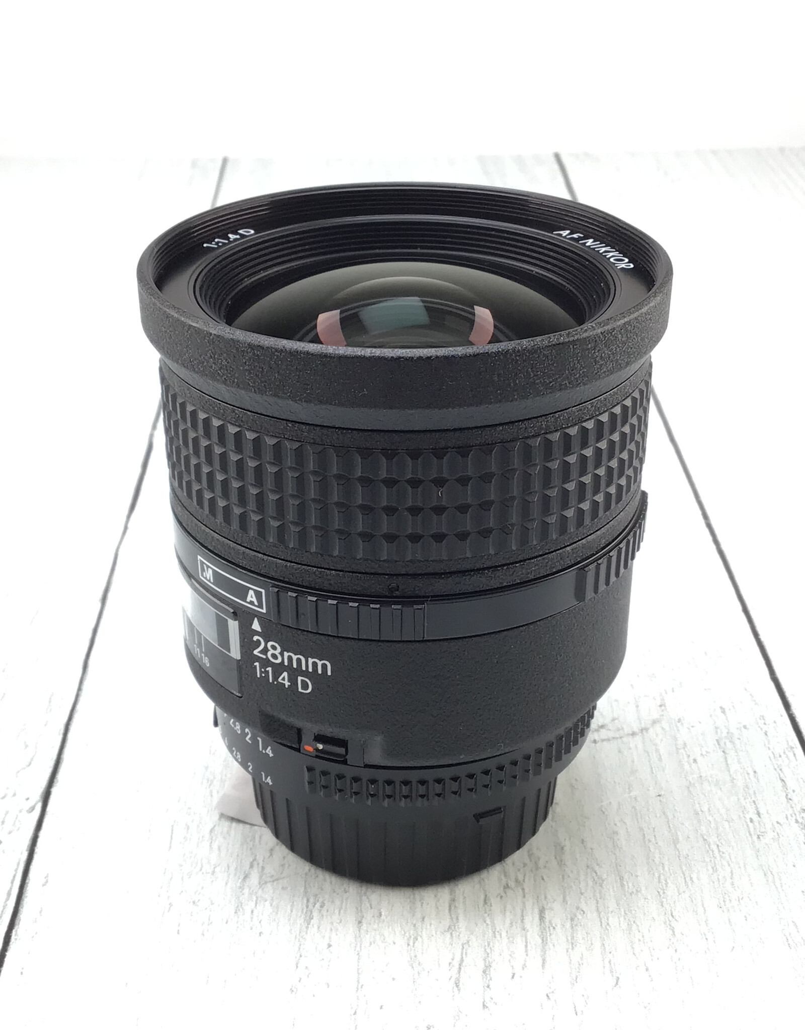 NIKON Nikon AF Nikkor 28mm f1.4 D Lens Scratch Rear Element Used BGN