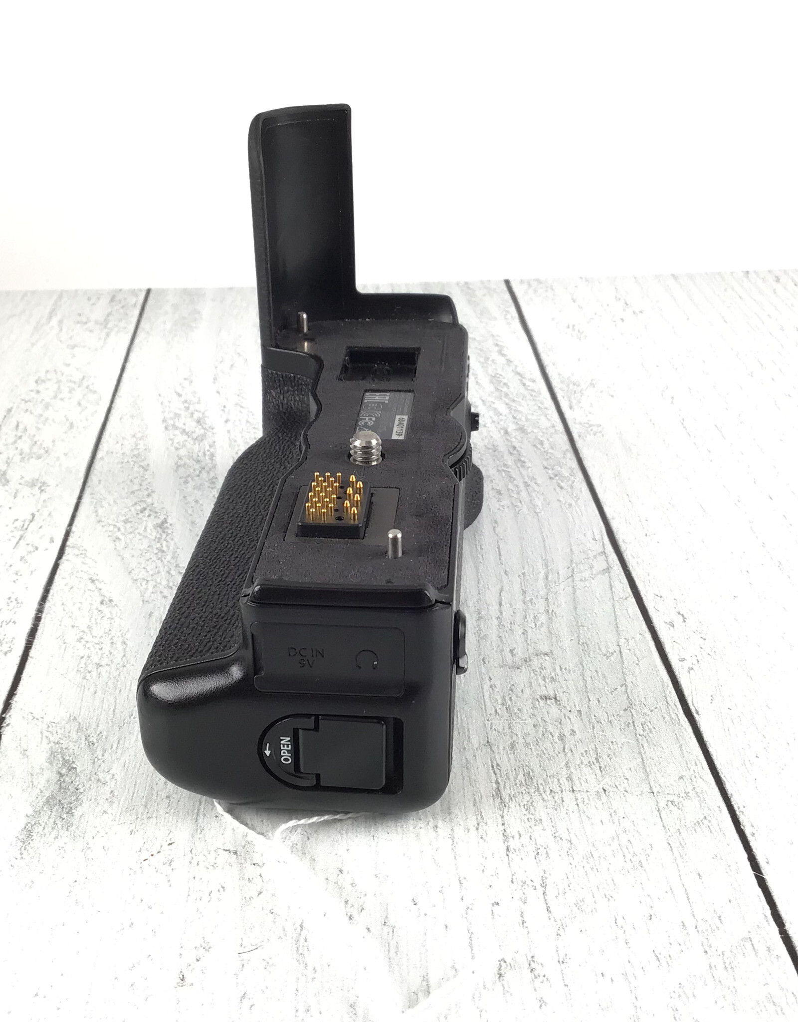 FUJI Fuji VPB-XT2 Grip for X-T2 Camera Used Fair