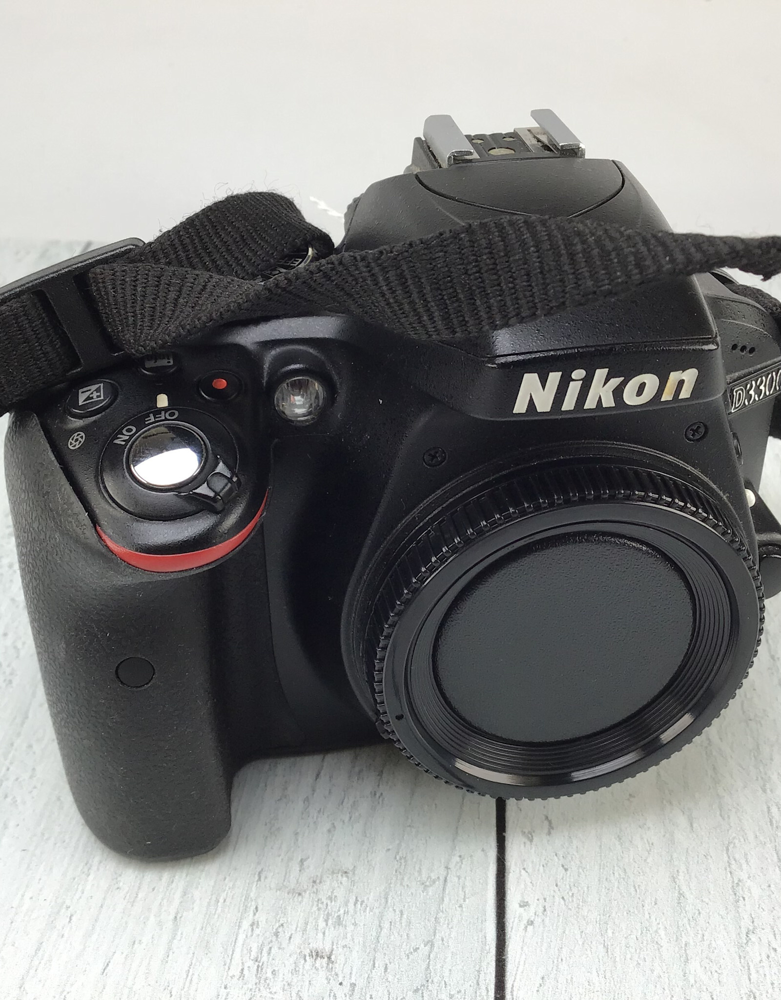 NIKON Nikon D3300 Camera Body No Charger Used Good
