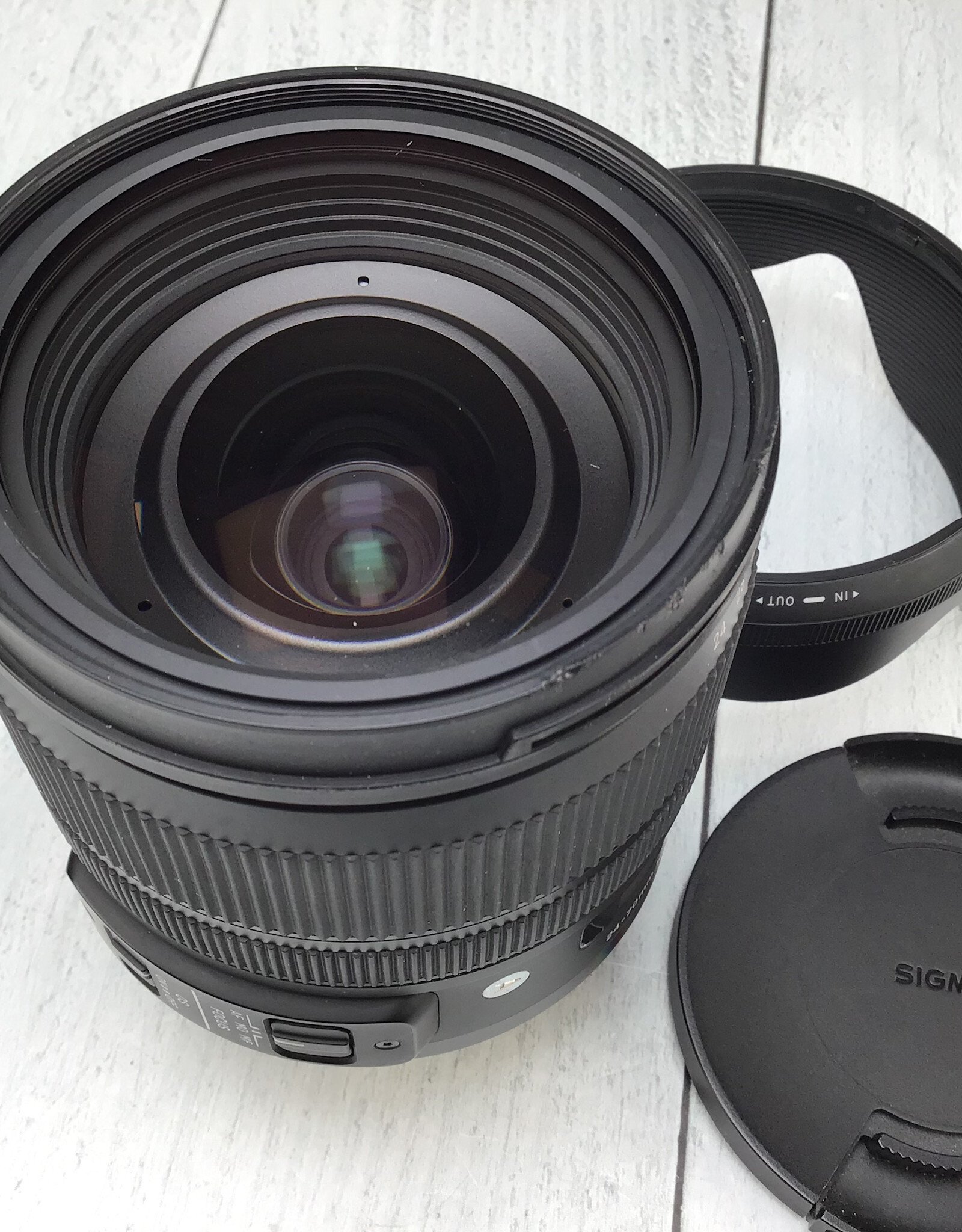 SIGMA Sigma Art 24-70mm f2.8 DG Lens for Canon in Box Used Good