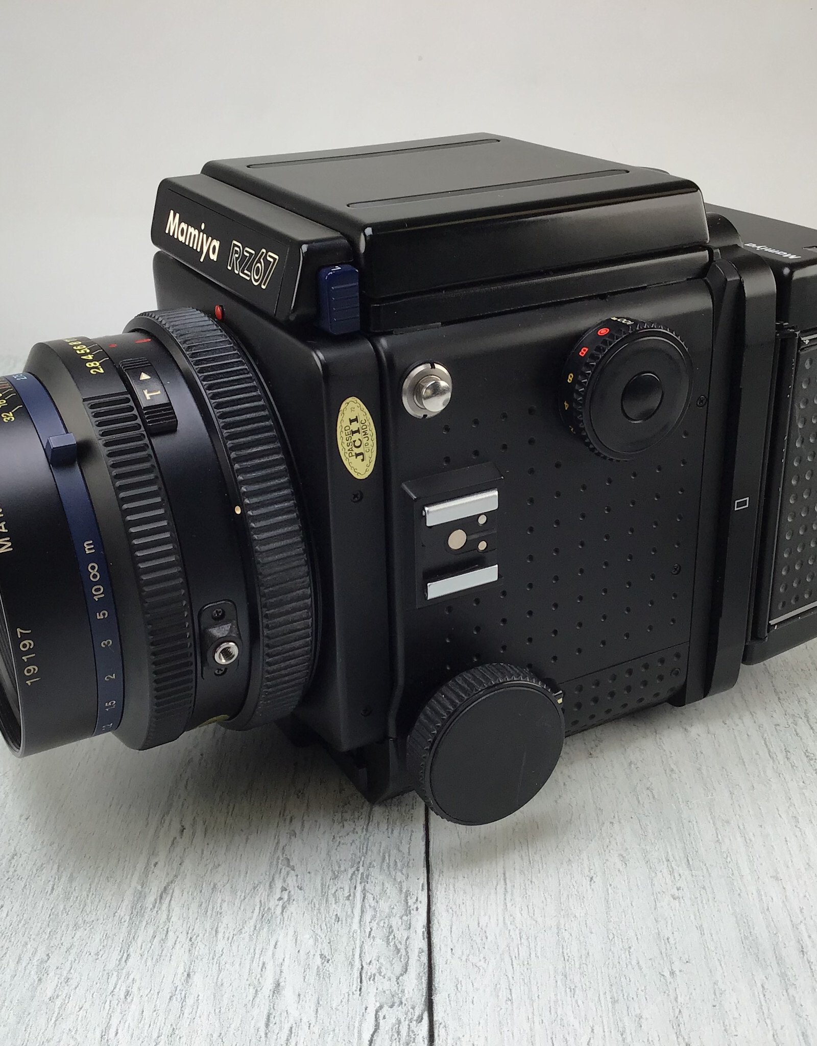 MAMIYA Mamiya RZ67 Pro Camera w/ 110mm f2.8, 120, WL Used Good