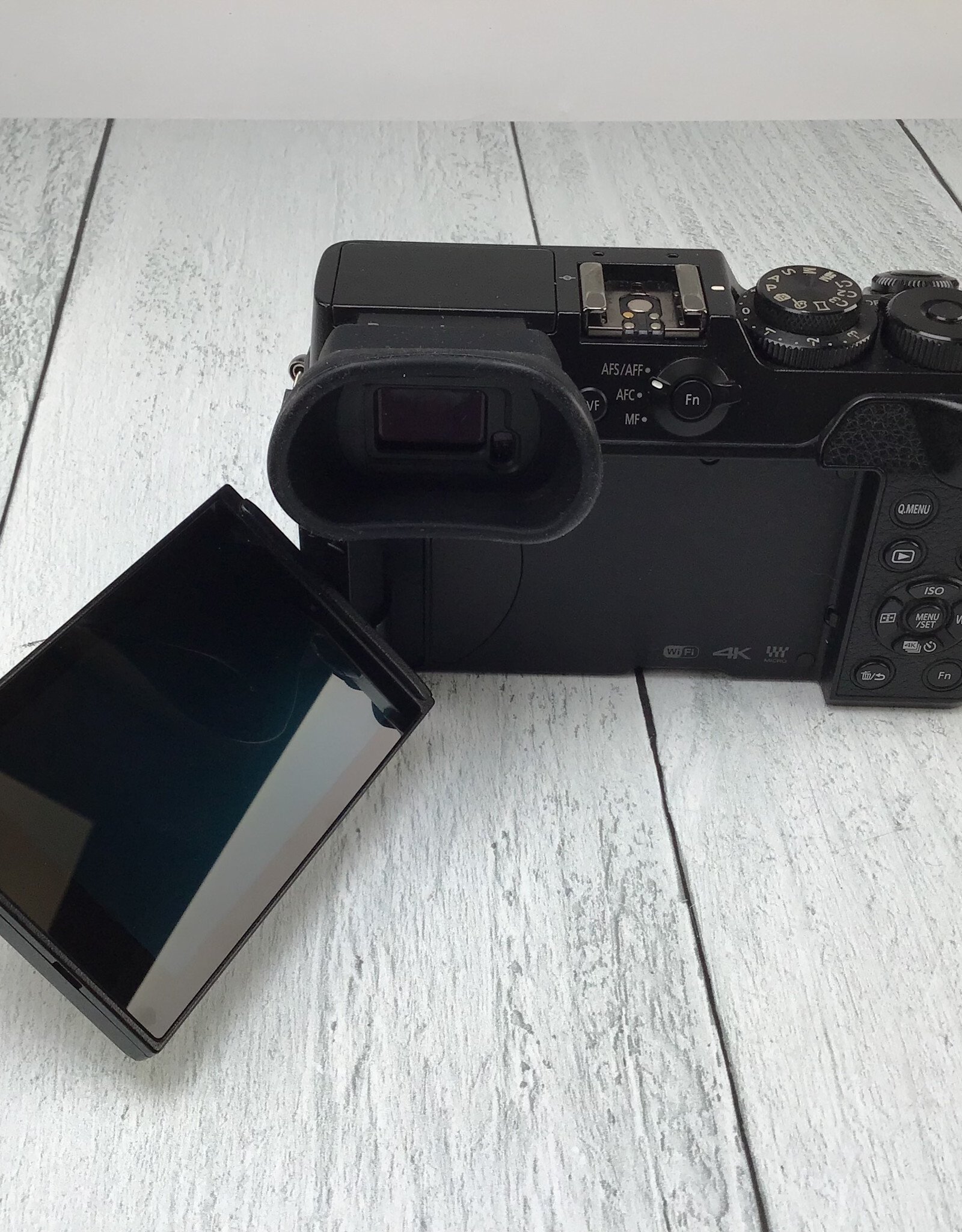 PANASONIC Panasonic Lumix GX8 Camera Body No Charger Used Good