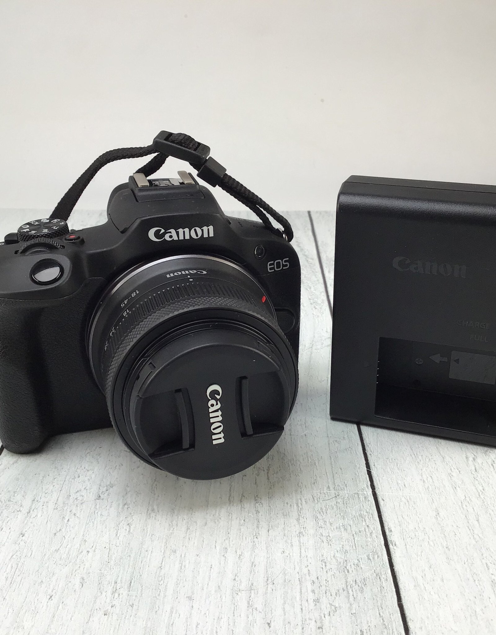CANON Canon EOS R100 Camera w/ 18-45mm Used Good