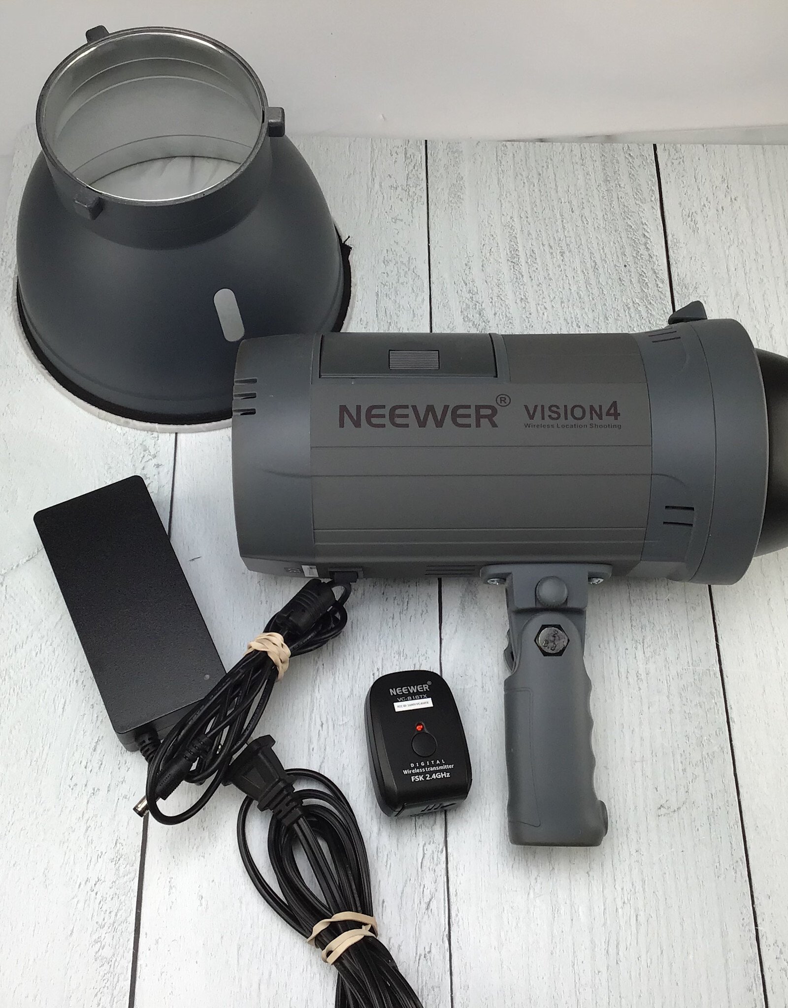 Neewer Neewer Vision 4 Flash Used Good