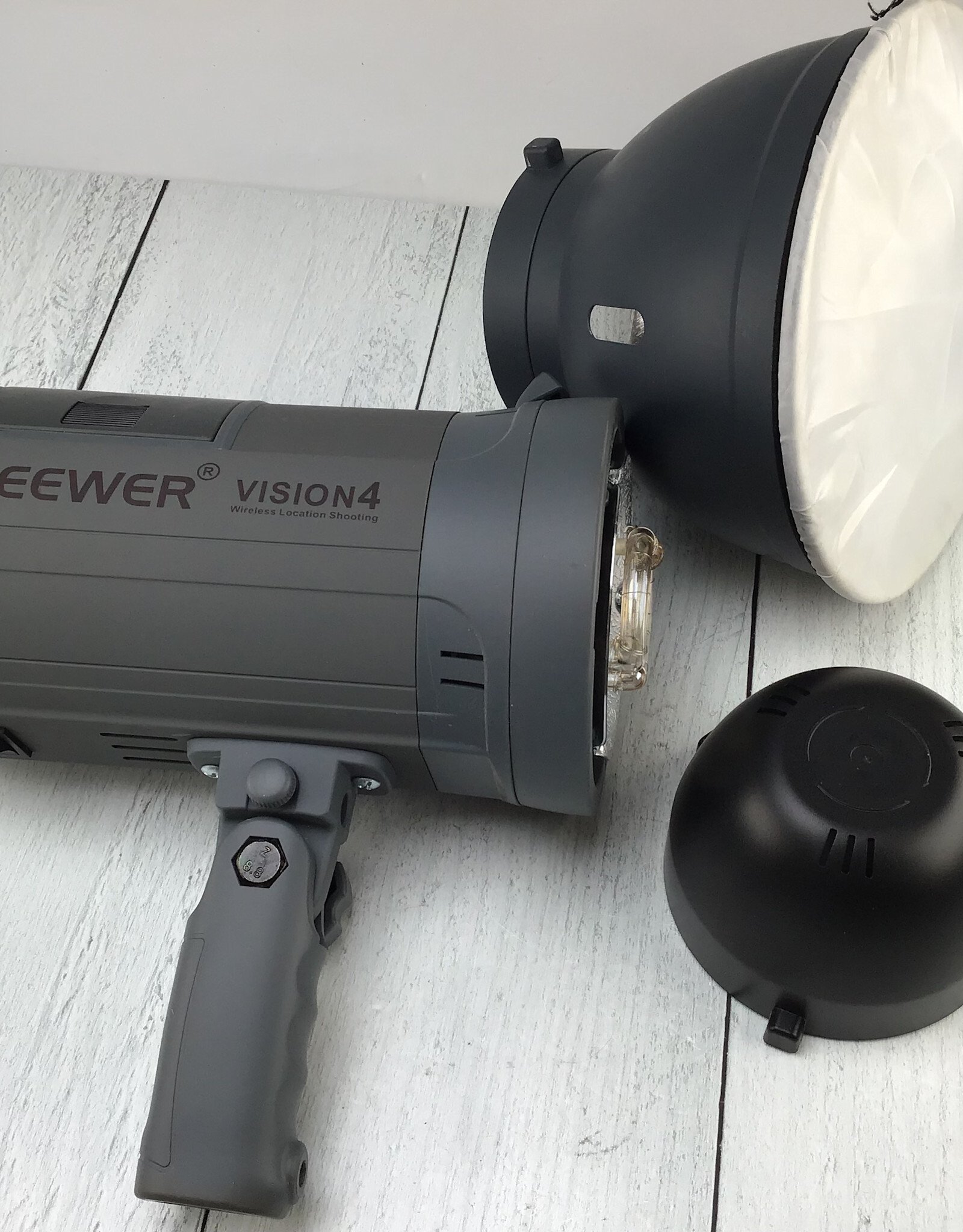 Neewer Neewer Vision 4 Flash Used Good