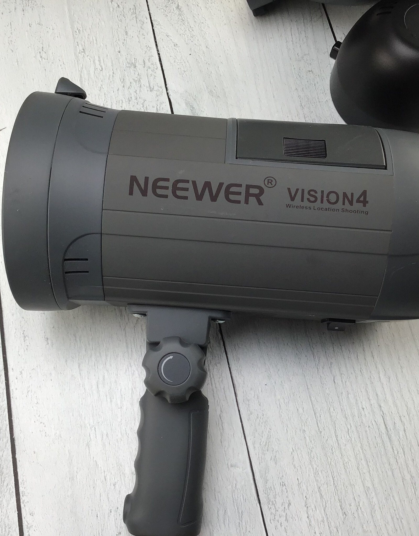 Neewer Neewer Vision 4 Flash Used Good