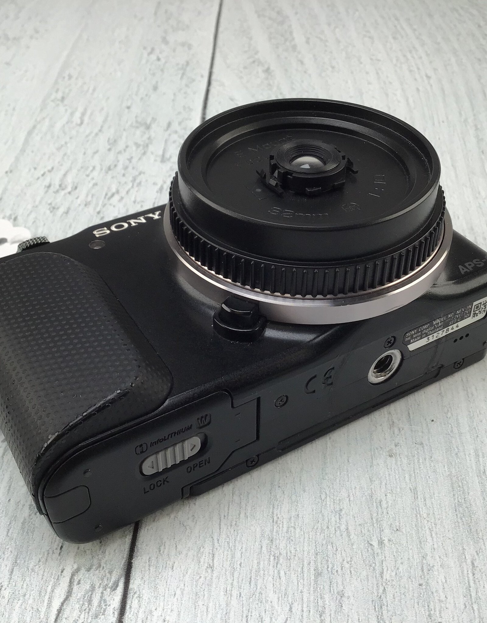 SONY Sony Nex-3N Camera w/ 32mm Body Cap Lens Used Good