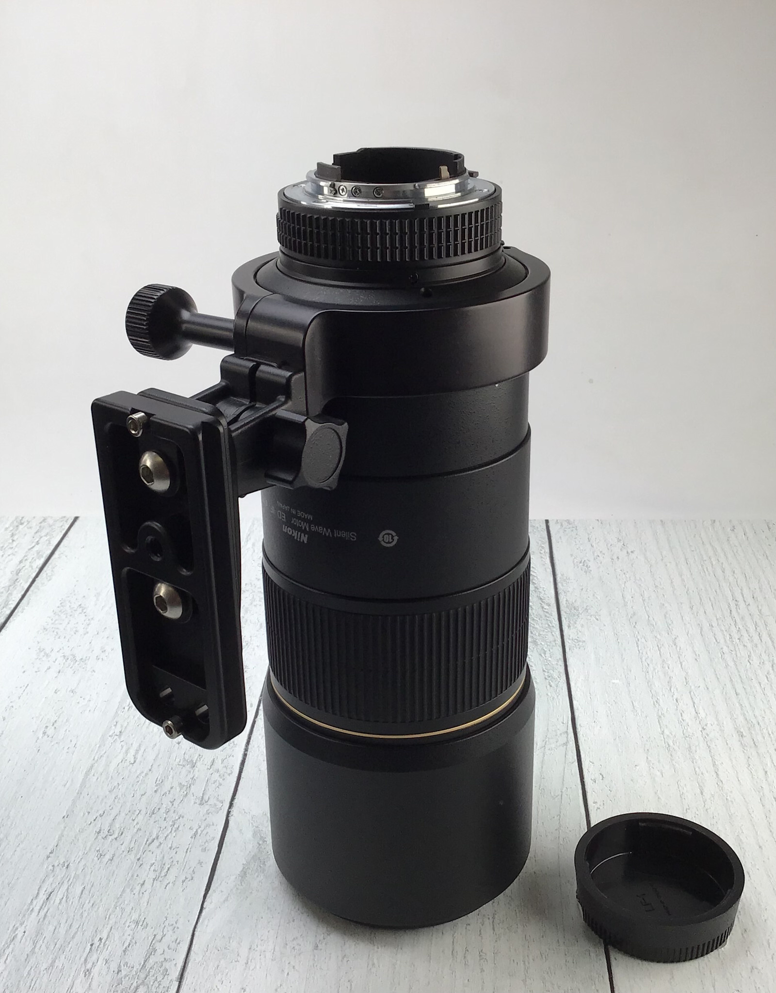 NIKON Nikon ED AF-S Nikkor 300mm f4 D Lens AF Squeaks Used BGN