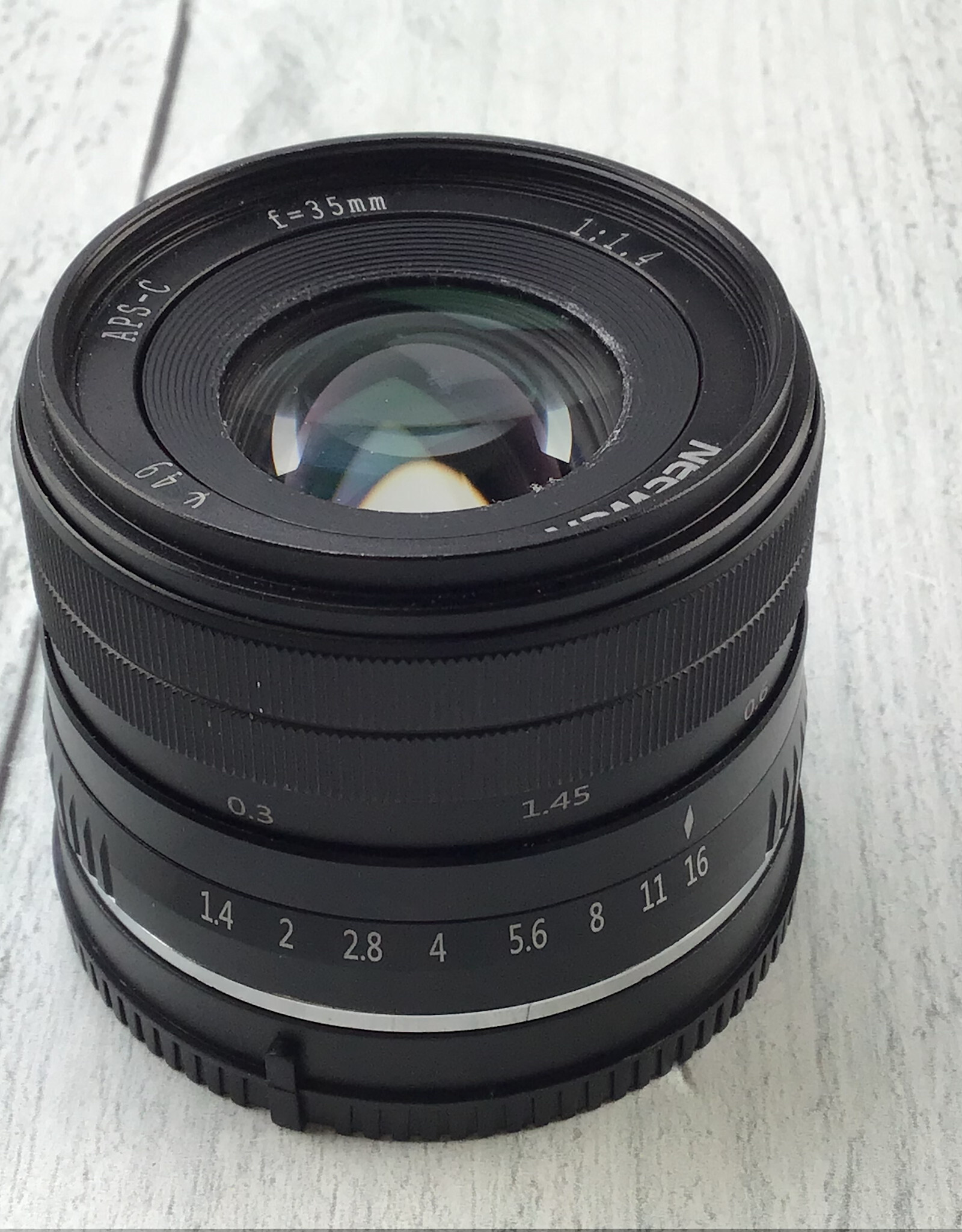 SONY Neewer 35mm f1.4 Lens for Sony E Used Good