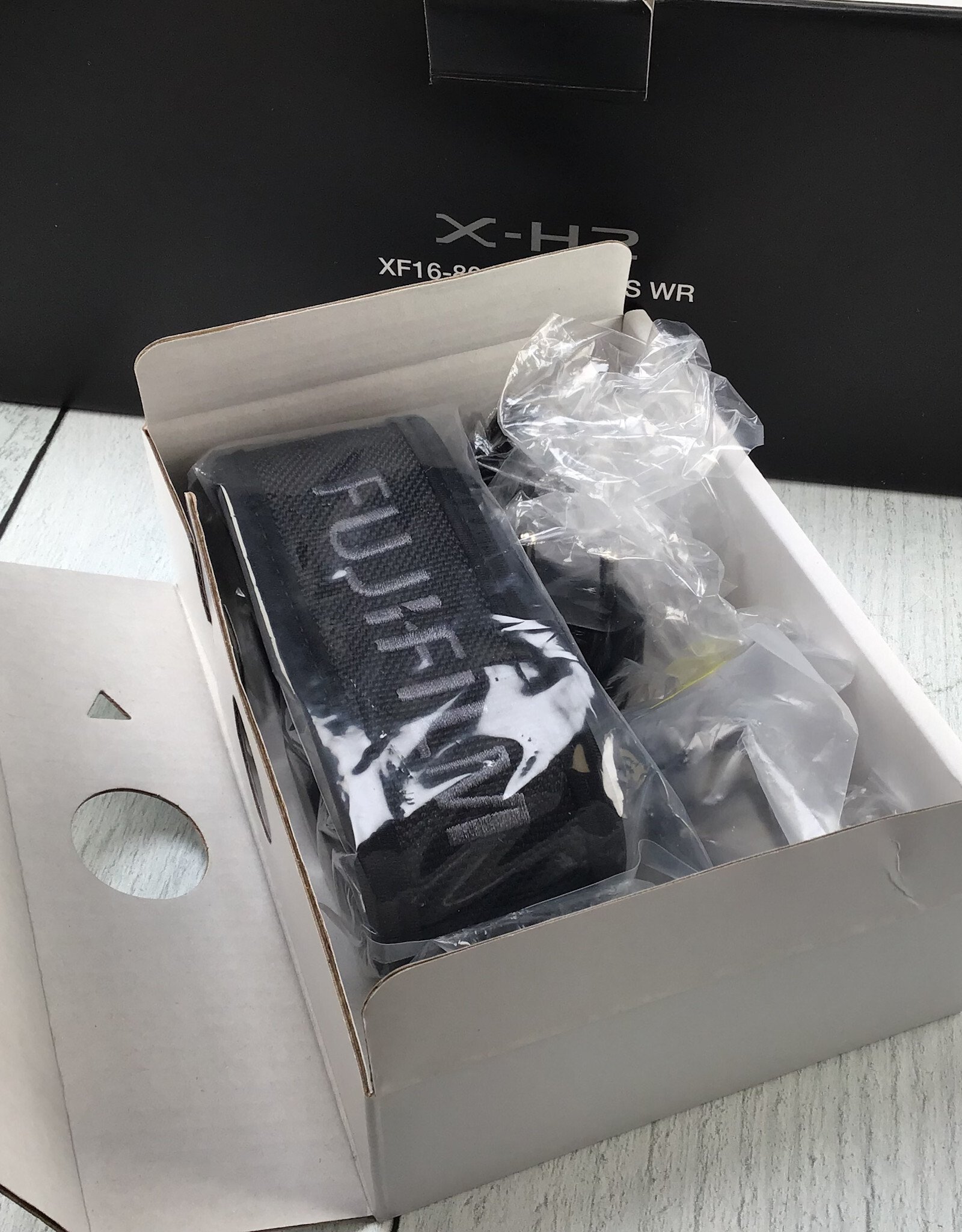 FUJI Fuji X-H2 Camera kit w/ 16-80mm in Box Used EX