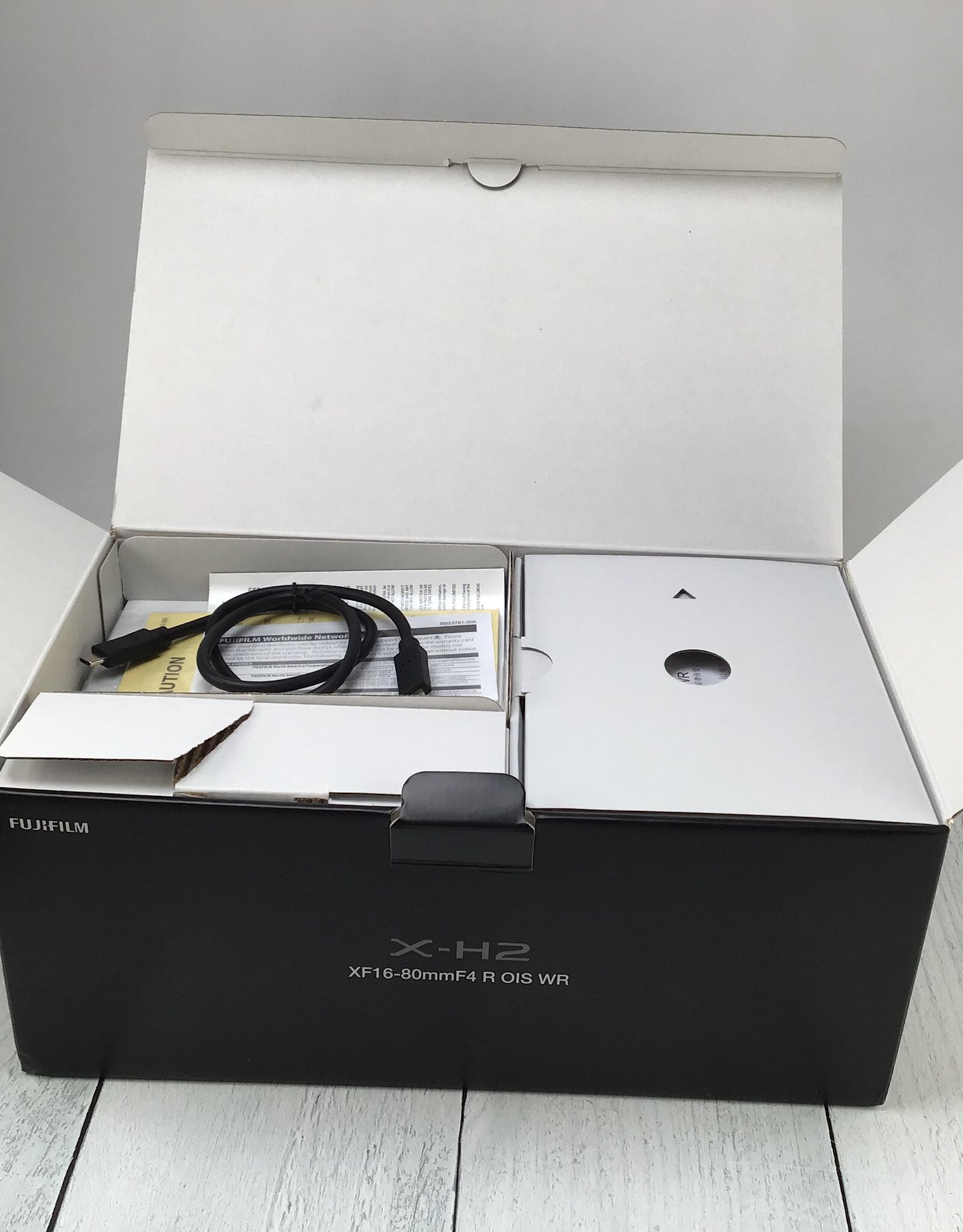 FUJI Fuji X-H2 Camera kit w/ 16-80mm in Box Used EX