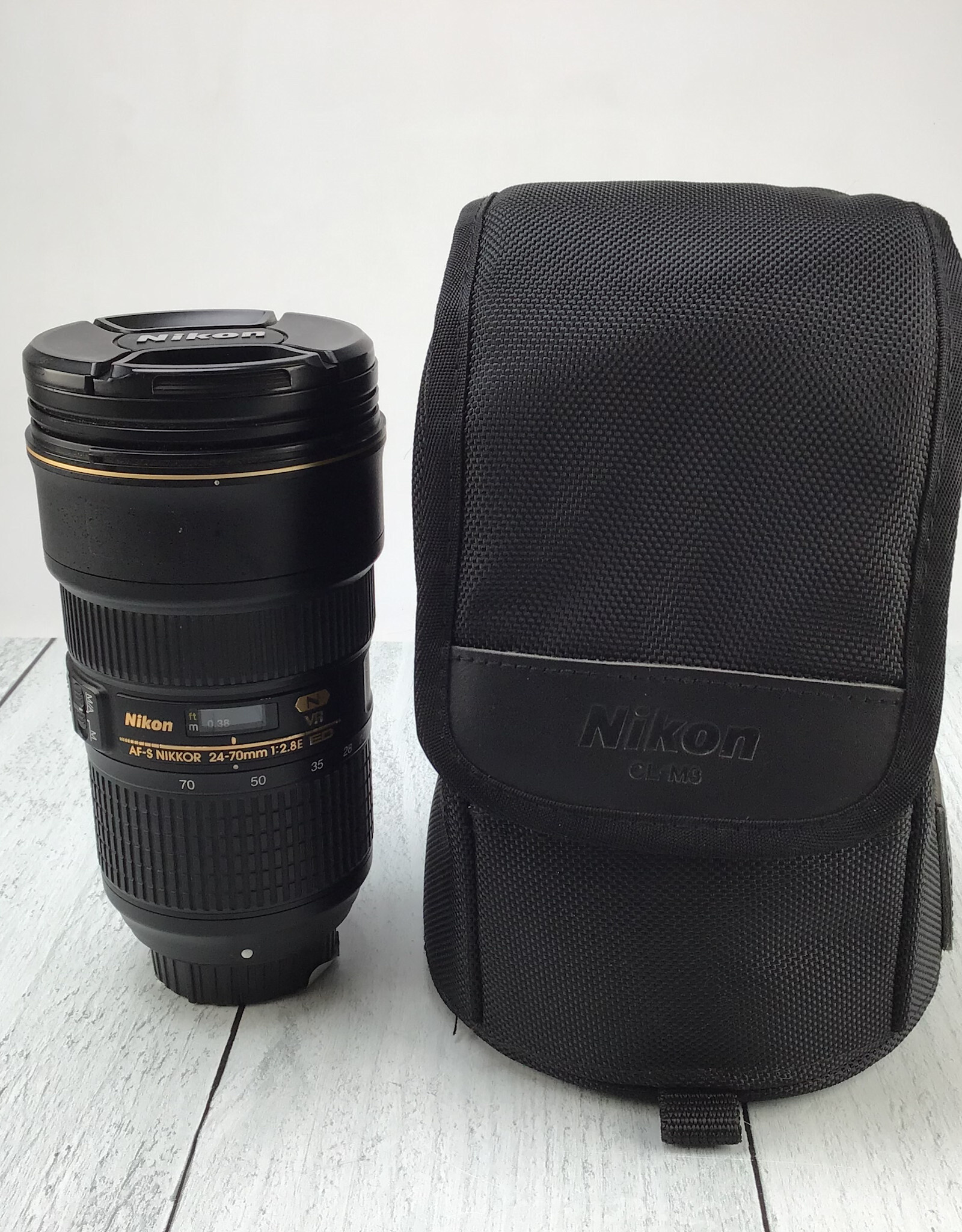 NIKON Nikon AF-S Nikkor 24-70mm f2.8E VR Lens w/ Case Broken Filter Thread Used BGN