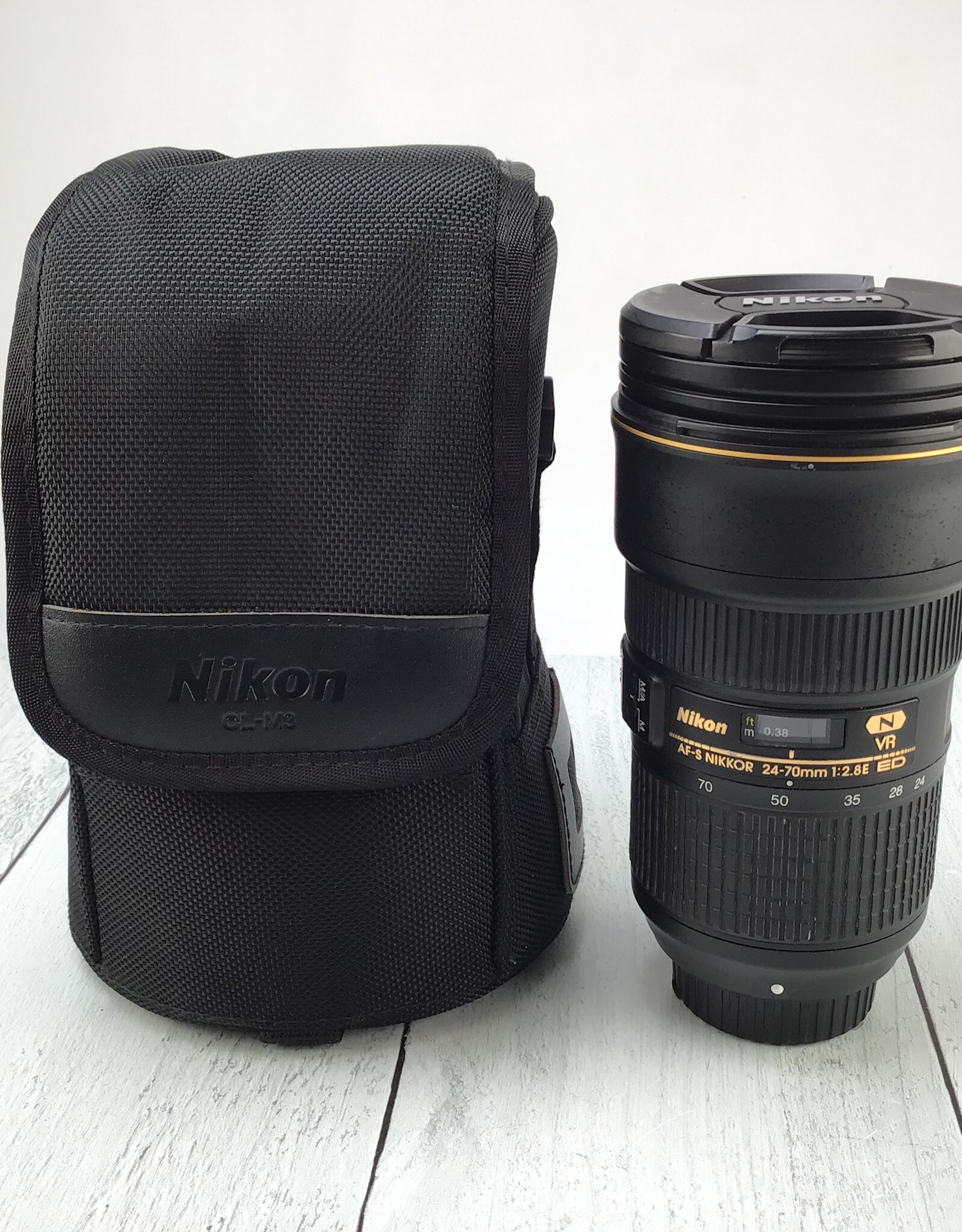 NIKON Nikon AF-S Nikkor 24-70mm f2.8E VR Lens w/ Case Used Good