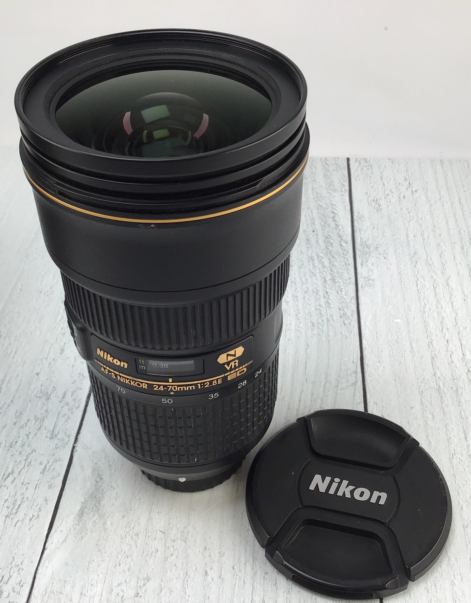 NIKON Nikon AF-S Nikkor 24-70mm f2.8E VR Lens w/ Case Used Good