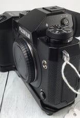 Fujifilm Fujifilm X-H1 Camera Body w/ RRS Plate  Used top screen glitches  "AS IS"