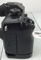 Fujifilm Fujifilm X-H1 Camera Body w/ RRS Plate  Used top screen glitches  "AS IS"