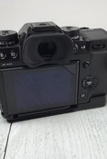 Fujifilm Fujifilm X-H1 Camera Body w/ RRS Plate  Used top screen glitches  "AS IS"