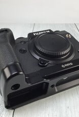 Fujifilm Fujifilm X-H1 Camera Body w/ RRS Plate  Used top screen glitches  "AS IS"