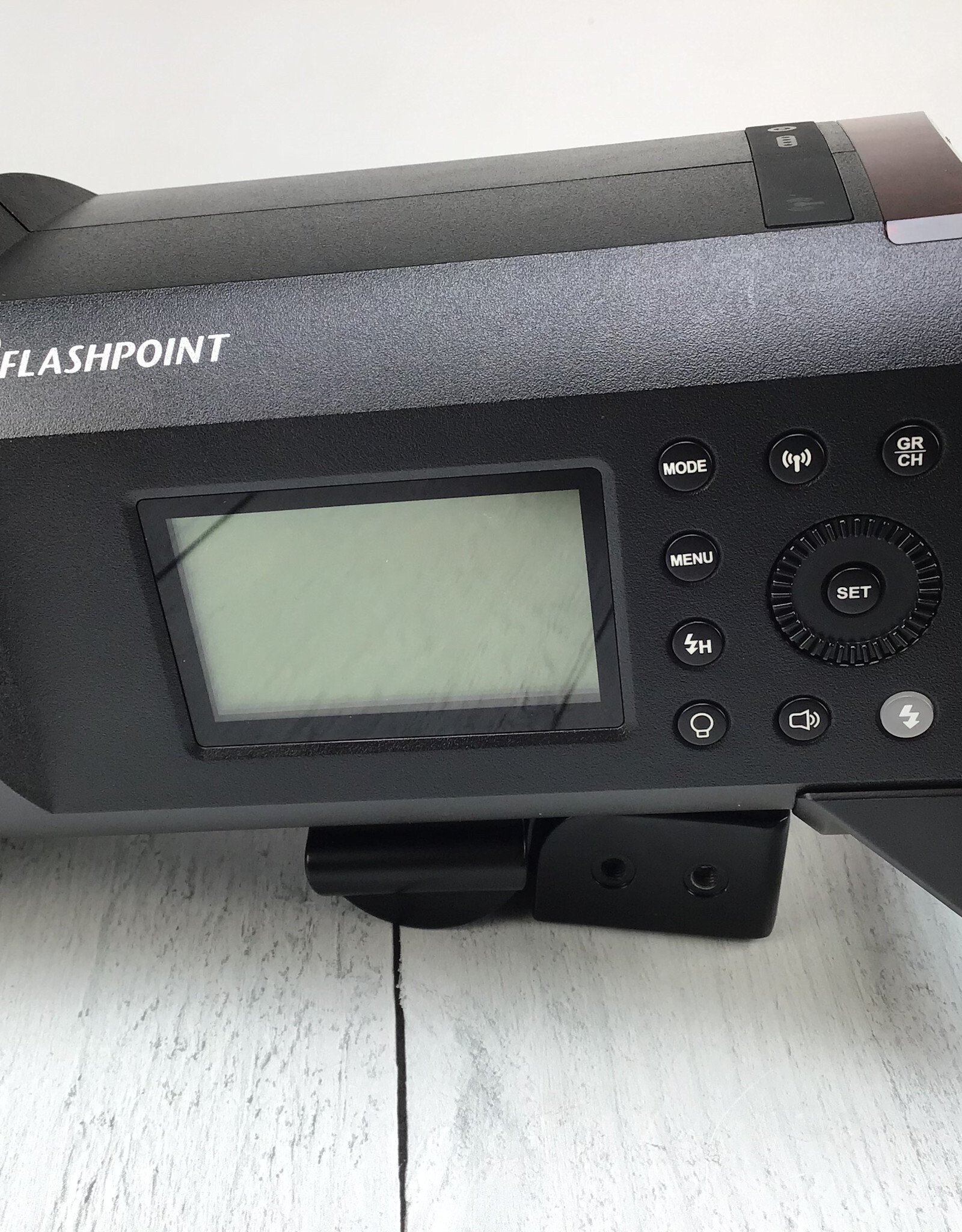 Flashpoint Flashpoint XPLOR 600 R2 PRO TTL Portable Flash w/ Case Used Good