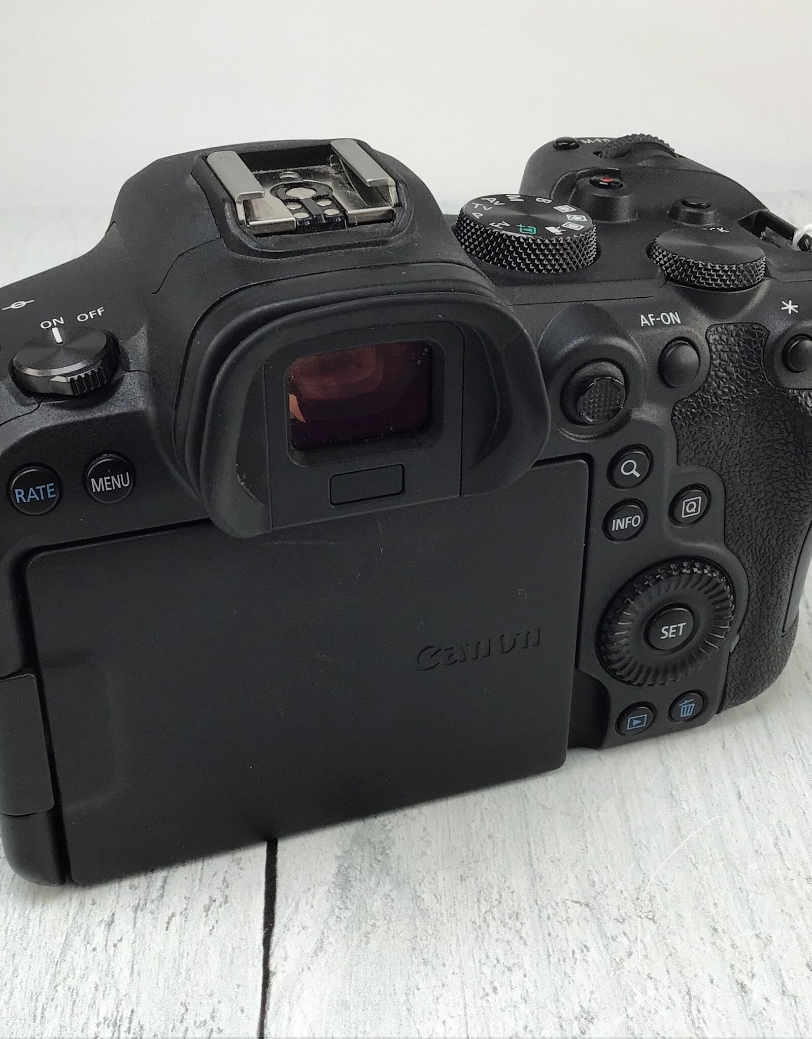 CANON Canon EOS R6 Camera Body No Charger Used Good