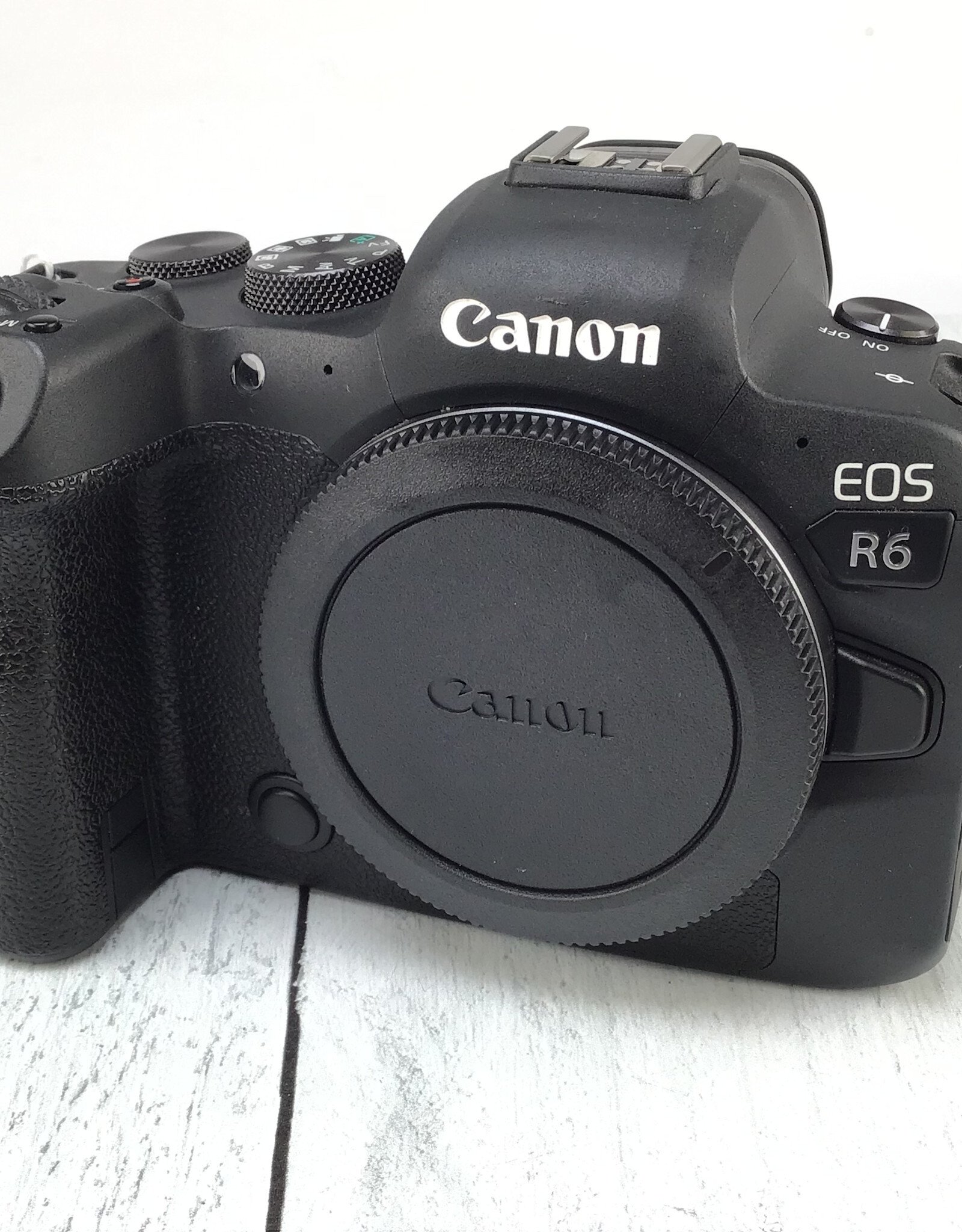 CANON Canon EOS R6 Camera Body No Charger Used Good