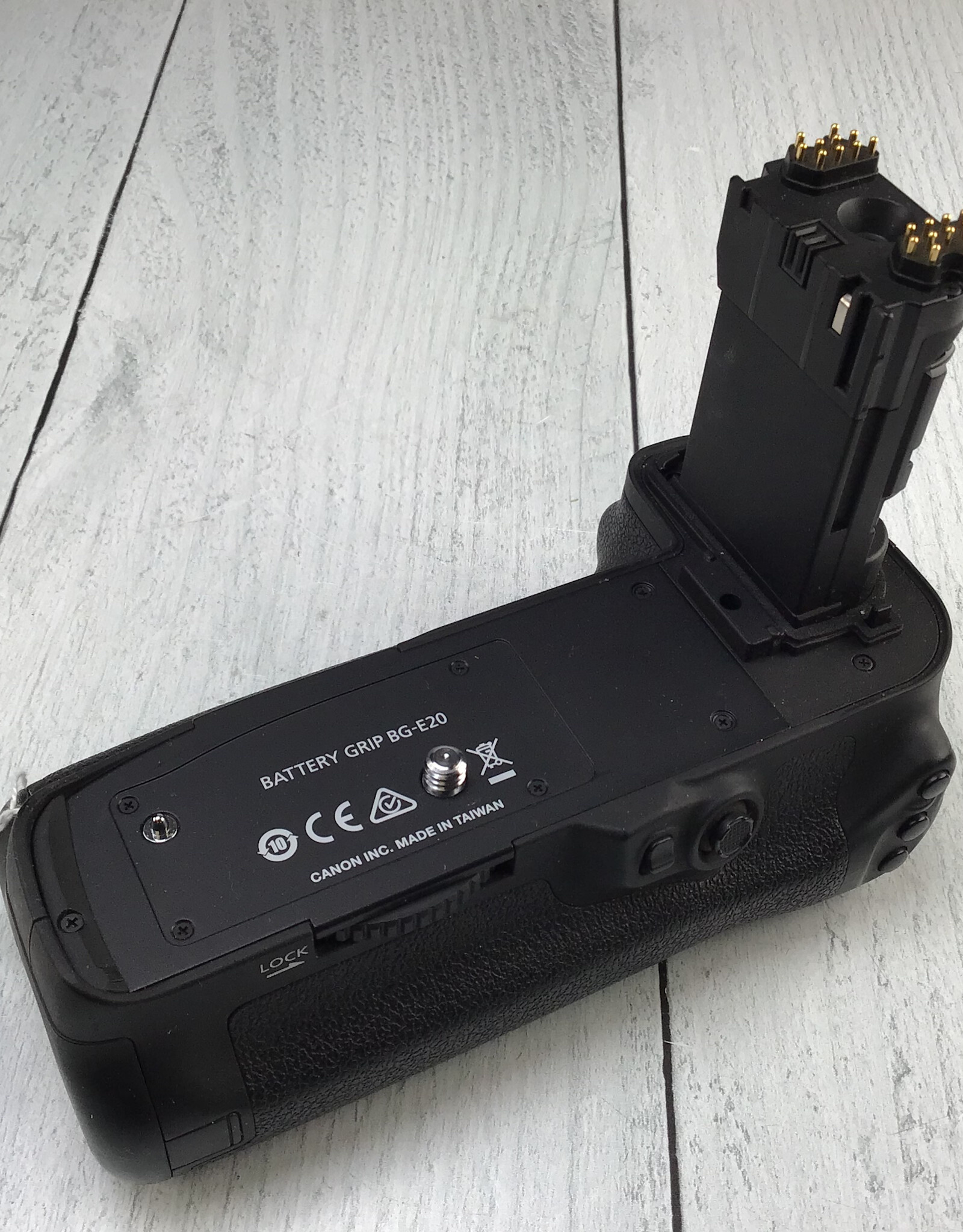 CANON Canon BG-E20 Grip for Canon 5D Mark IV Used Good