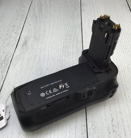 CANON Canon BG-E20 Grip for Canon 5D Mark IV Used Good