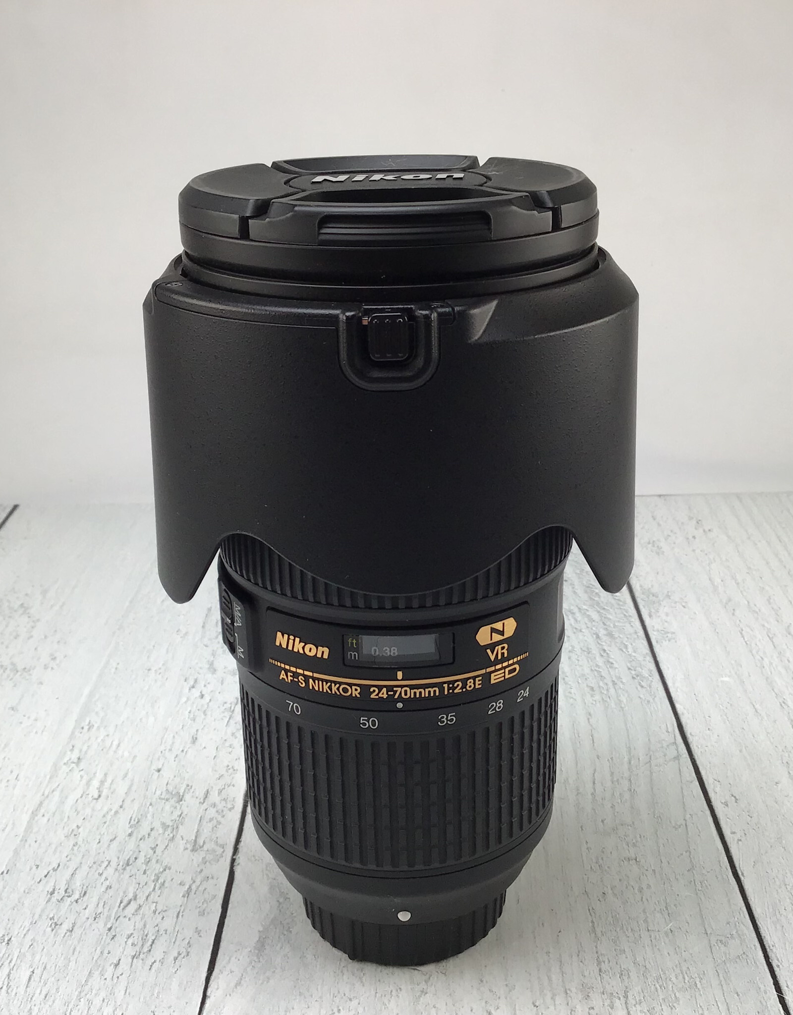 NIKON Nikon AF-S Nikkor 24-70mm f2.8 E VR Lens Used Good