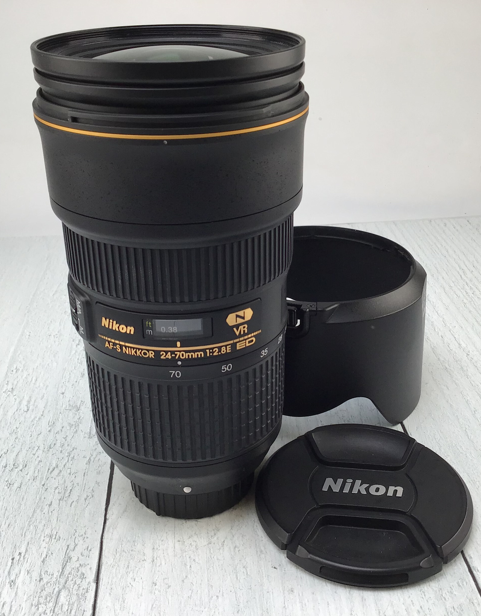 NIKON Nikon AF-S Nikkor 24-70mm f2.8 E VR Lens Used Good