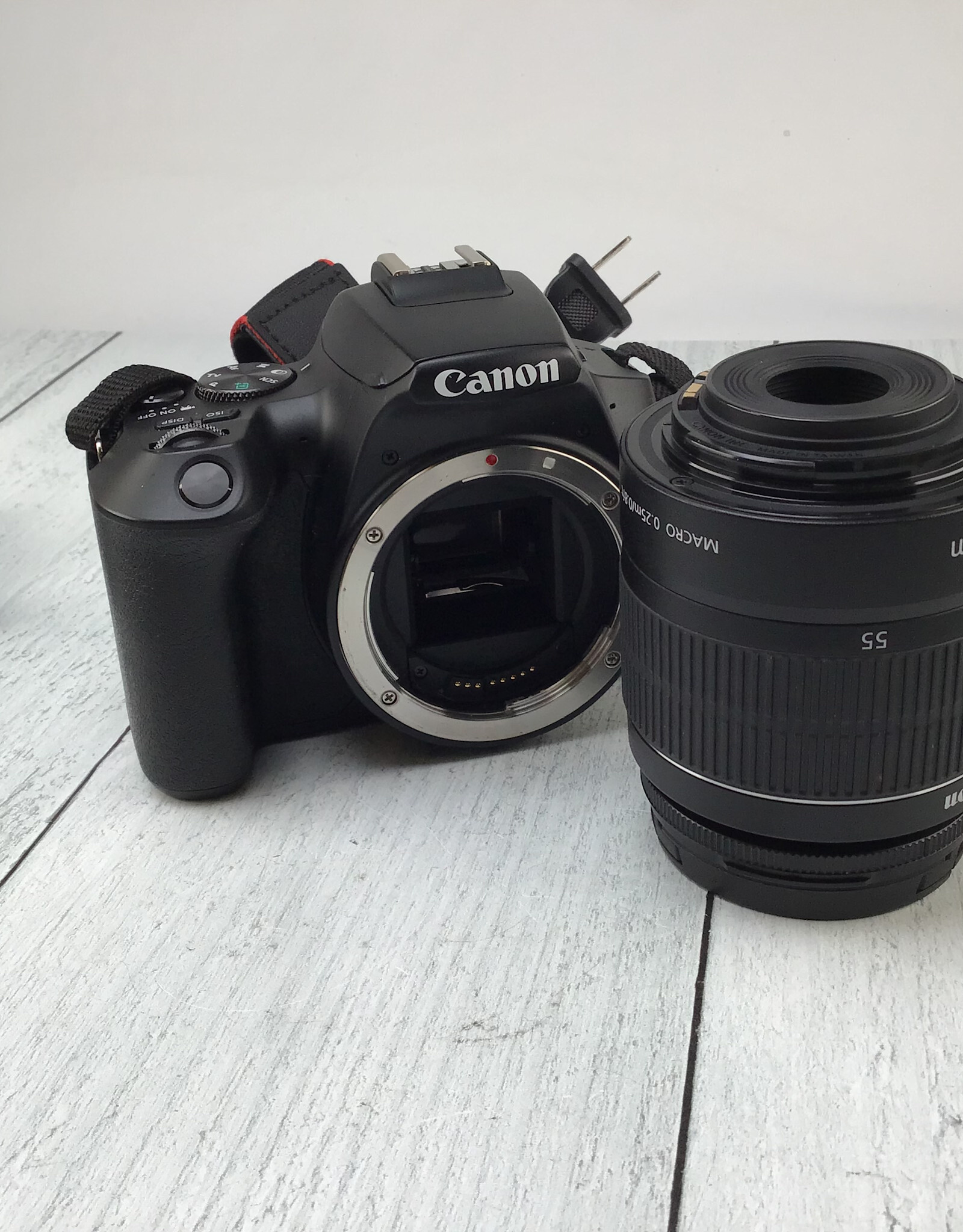 CANON Canon EOS 250D Camera w/ 18-55mm Used Good