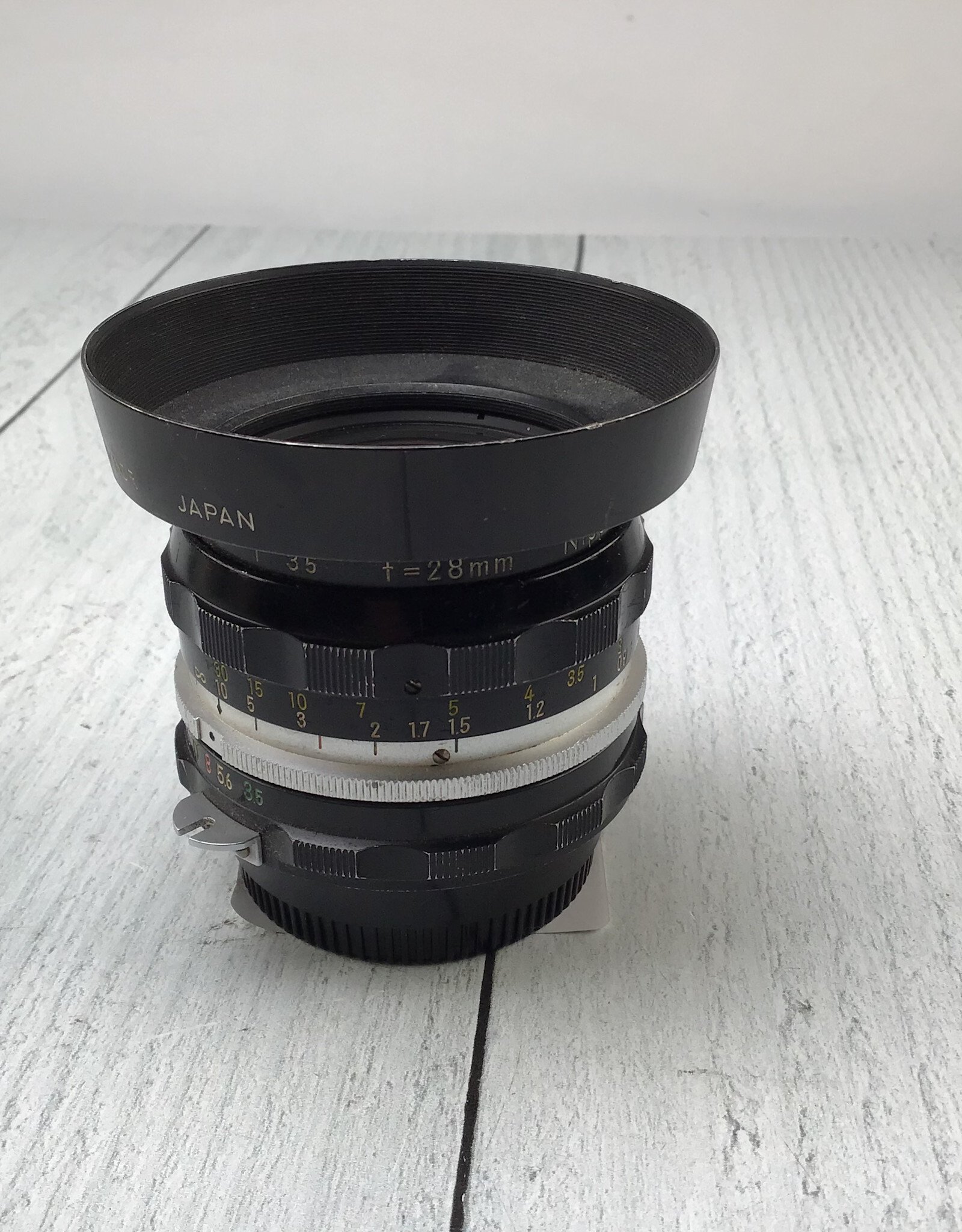 NIKON Nikon Nikkor H Nippon Kogaku 28mm f3.5 Non AI Lens Used Fair