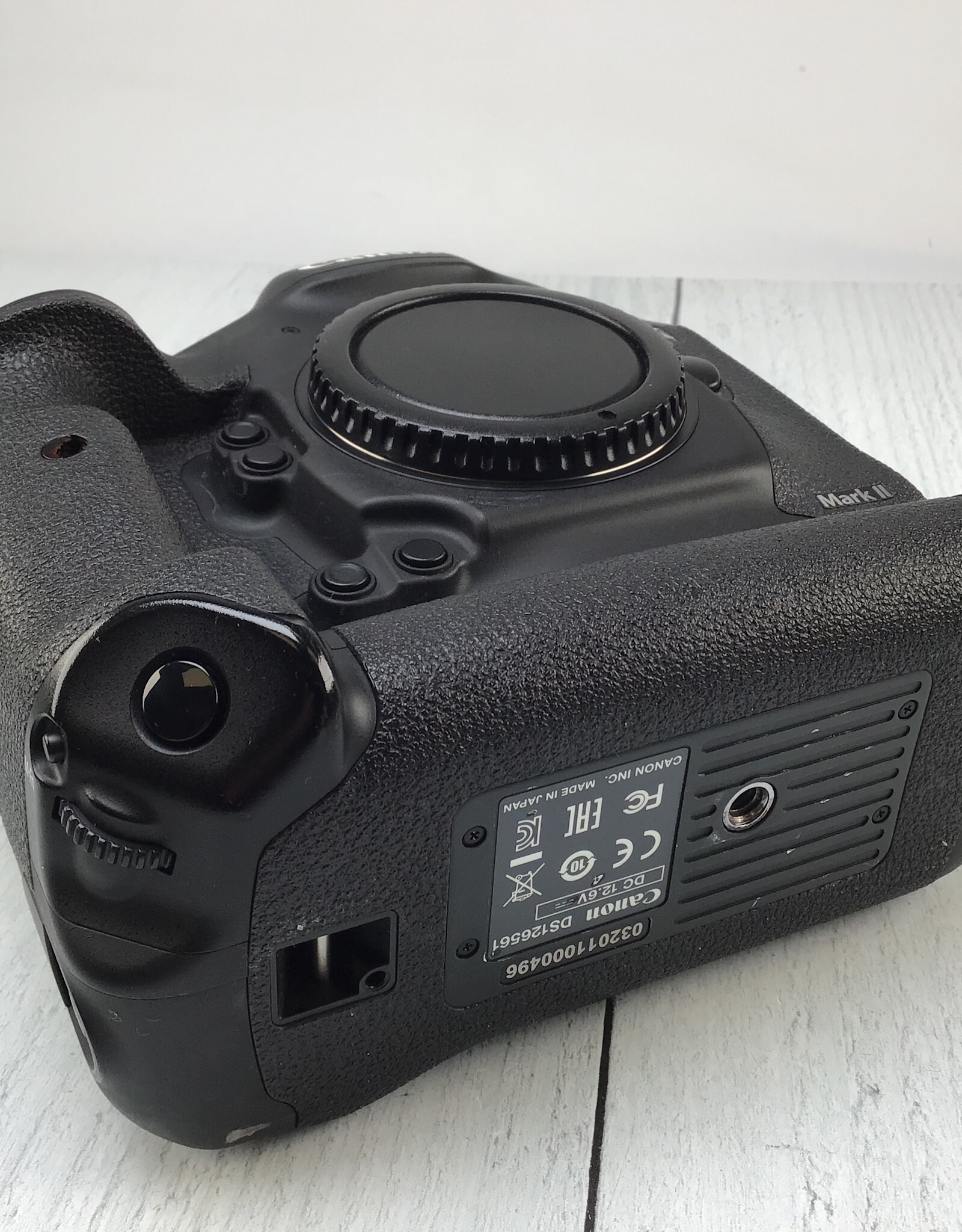 CANON Canon EOS 1DX Mark II Camera Shutter Count 138K Used Good