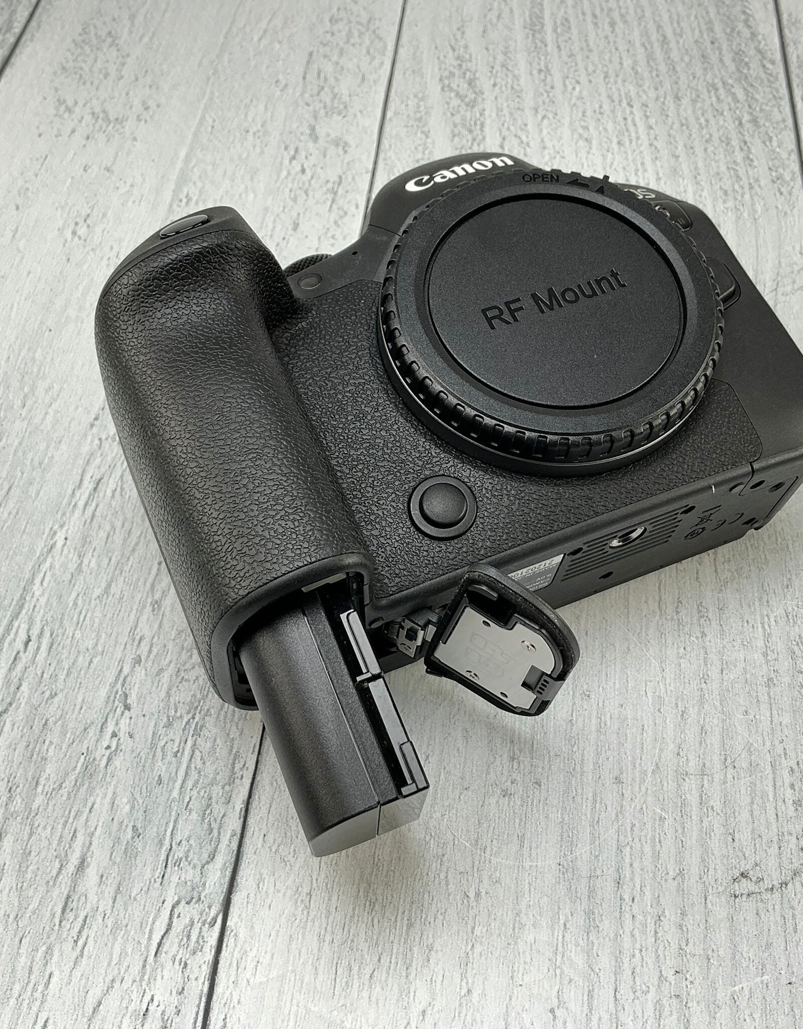 CANON Canon EOS R6 Mark II Camera Body Used Good