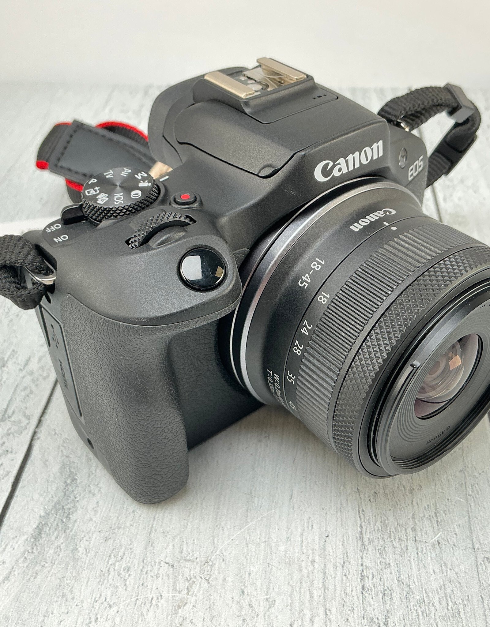 CANON Canon EOS R100 Camera w/ 18-45mm Used Good