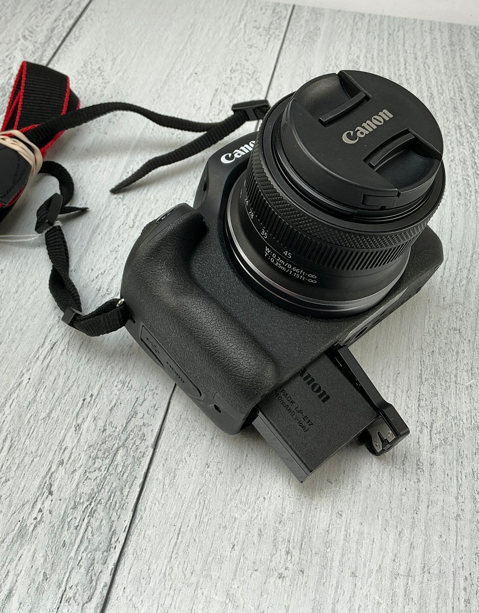 CANON Canon EOS R100 Camera w/ 18-45mm Used Good