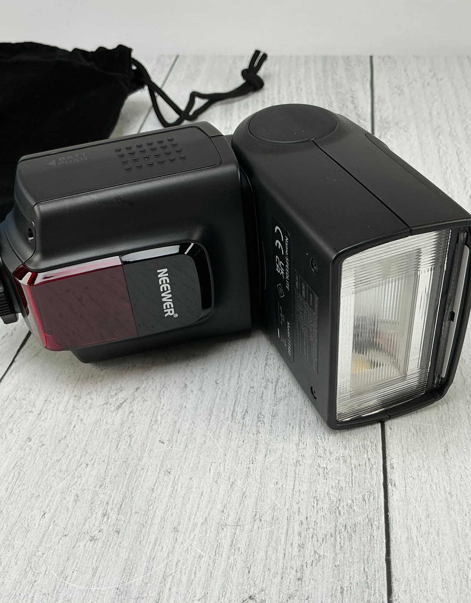 Neewer Neewer TT560 Flash in Box Used Good