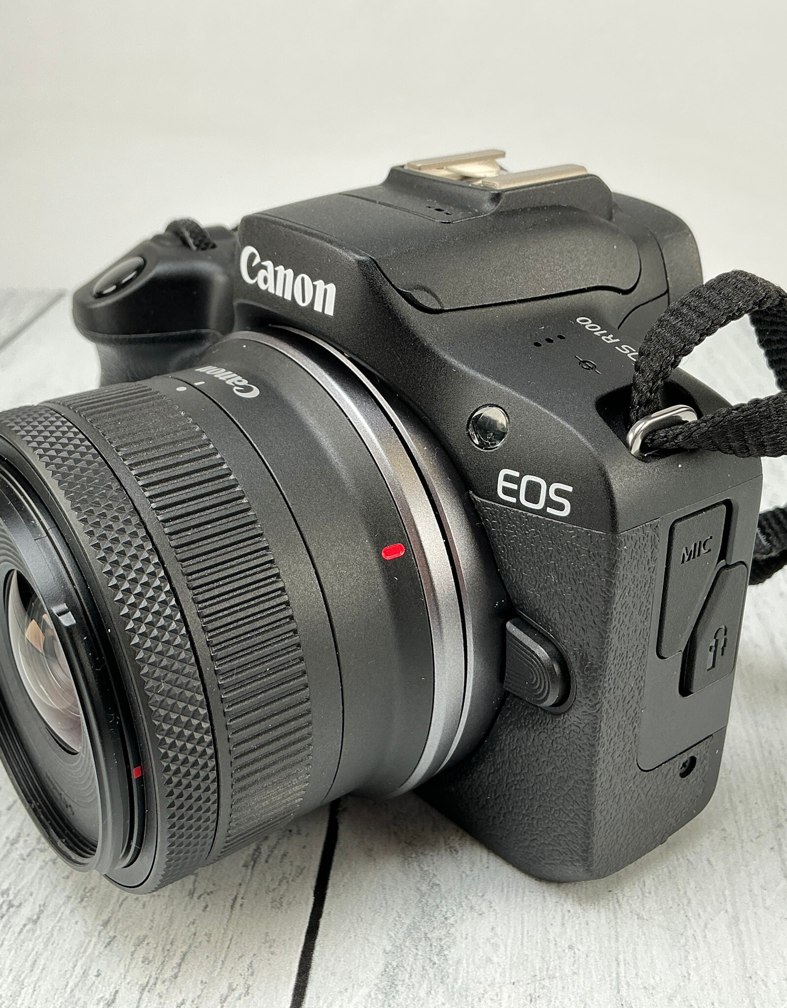 CANON Canon EOS R100 Camera w/ 18-45mm Used Good