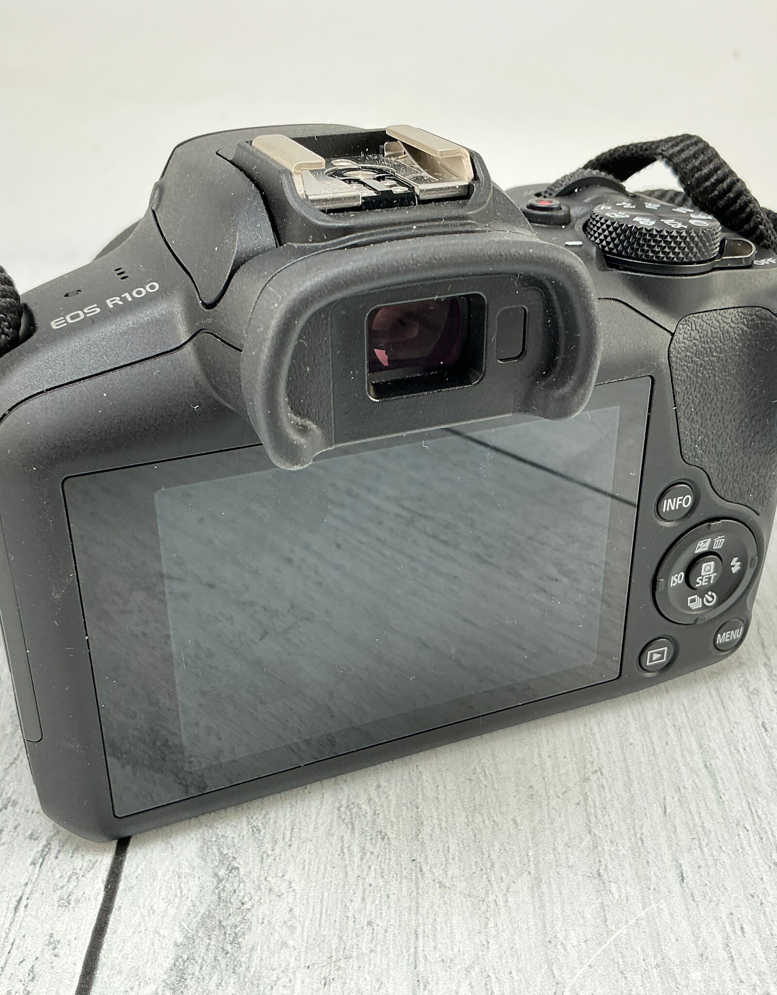 CANON Canon EOS R100 Camera w/ 18-45mm Used Good