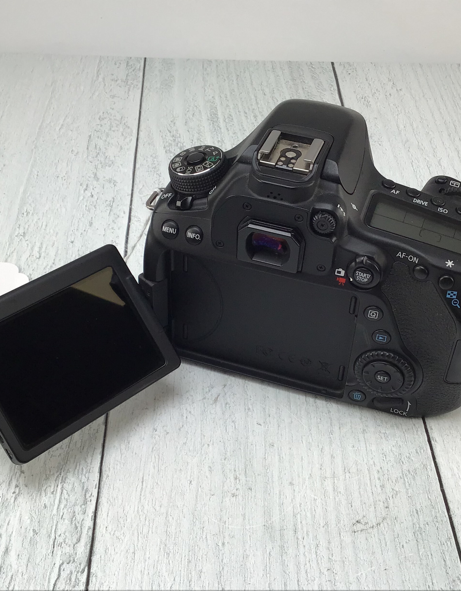 CANON Canon EOS 80D Camera Body No Charger Used Good